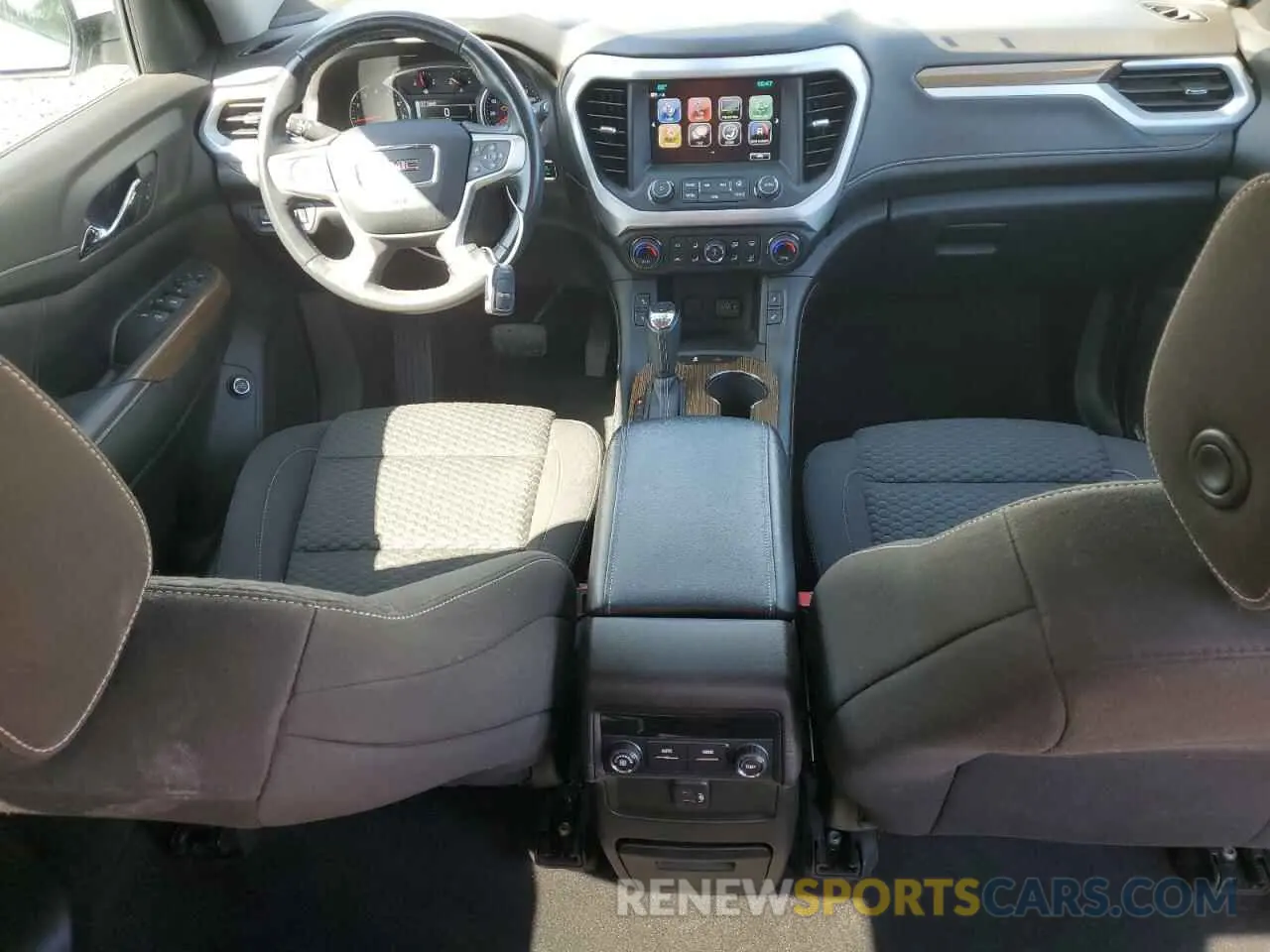 8 Photograph of a damaged car 1GKKNSLS1KZ103725 GMC ACADIA 2019