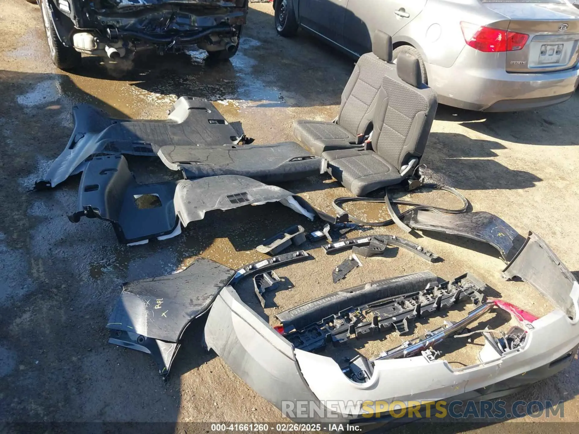11 Photograph of a damaged car 1GKKNSLS1KZ130505 GMC ACADIA 2019