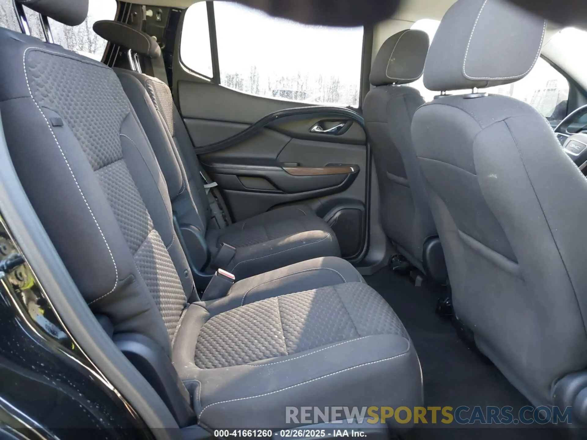 7 Photograph of a damaged car 1GKKNSLS1KZ130505 GMC ACADIA 2019
