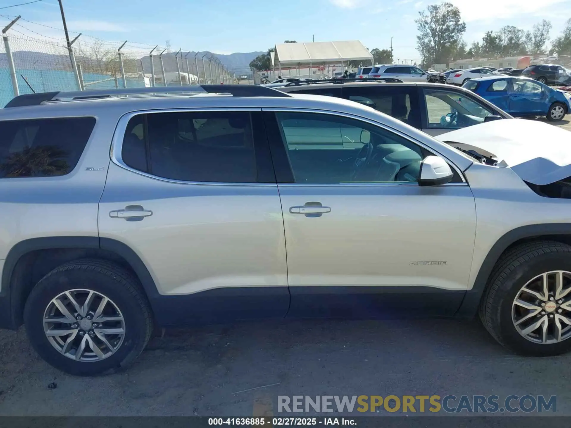 14 Photograph of a damaged car 1GKKNSLS1KZ140788 GMC ACADIA 2019
