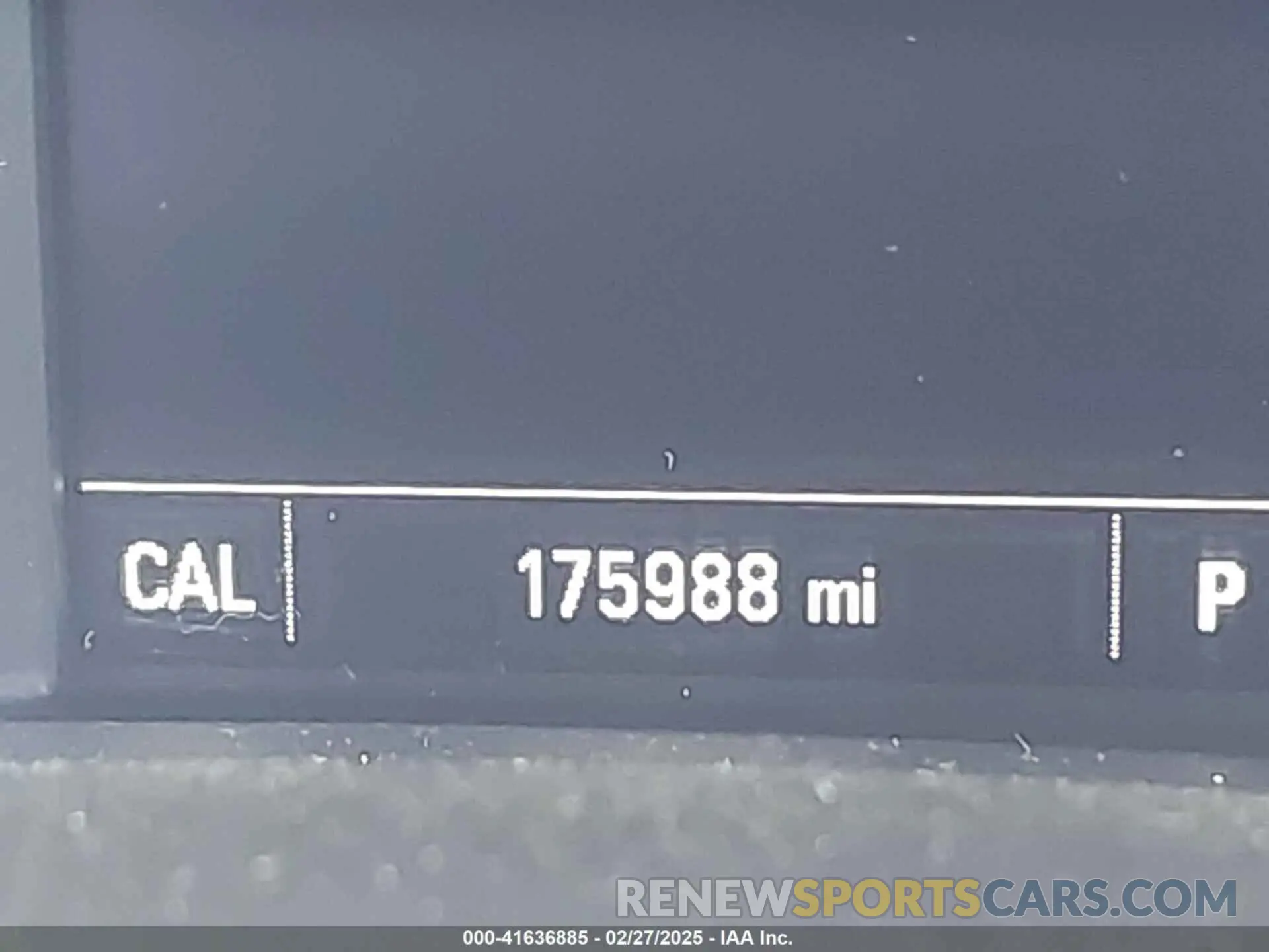 16 Photograph of a damaged car 1GKKNSLS1KZ140788 GMC ACADIA 2019