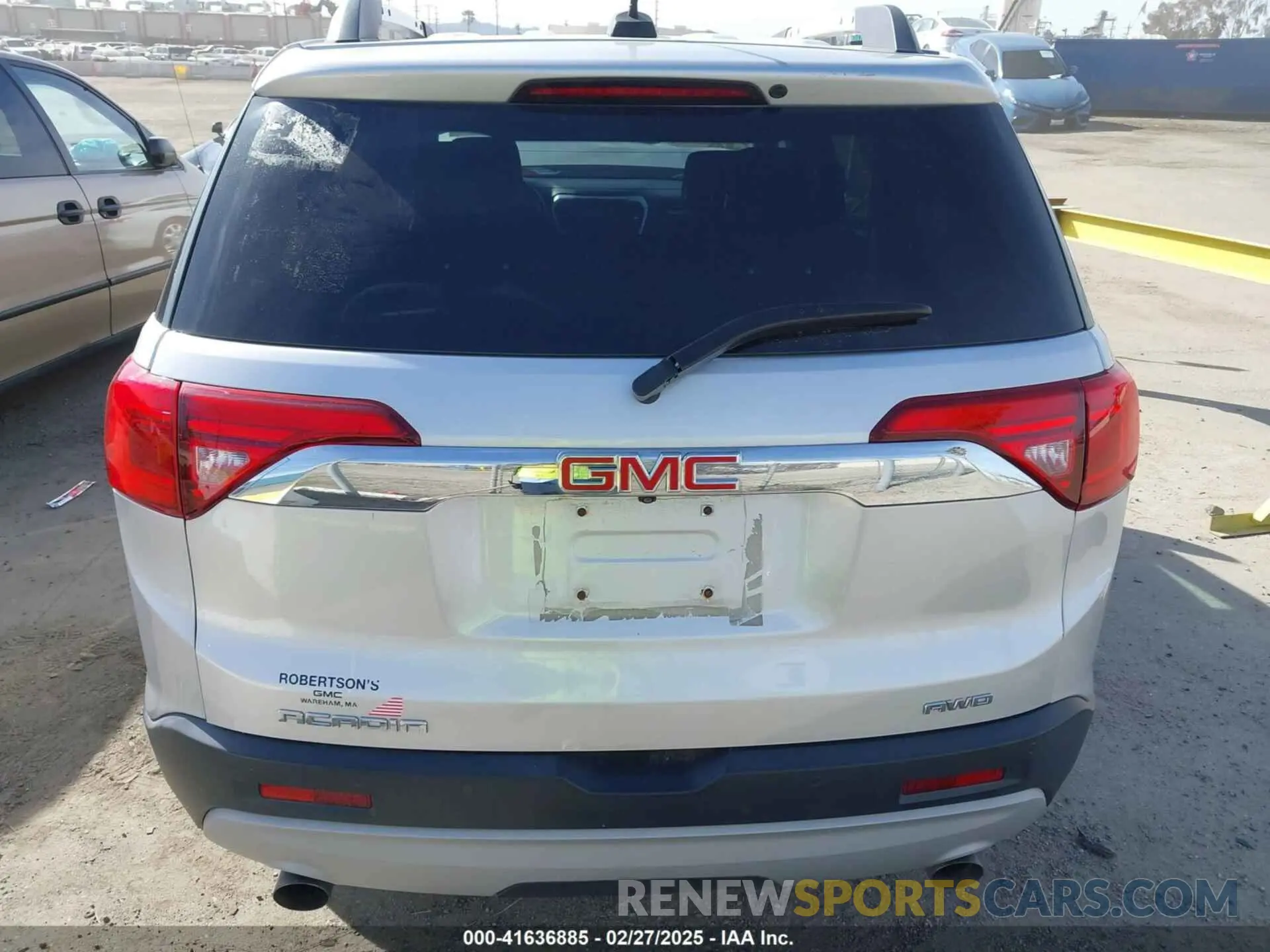 17 Photograph of a damaged car 1GKKNSLS1KZ140788 GMC ACADIA 2019