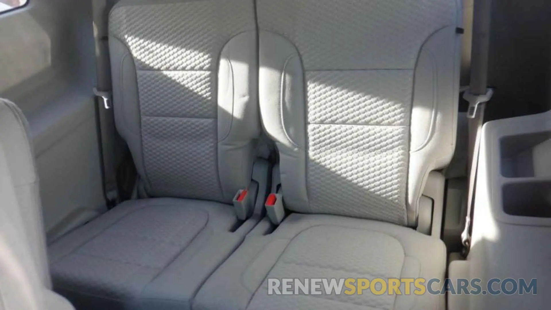 11 Photograph of a damaged car 1GKKNSLS1KZ260381 GMC ACADIA 2019