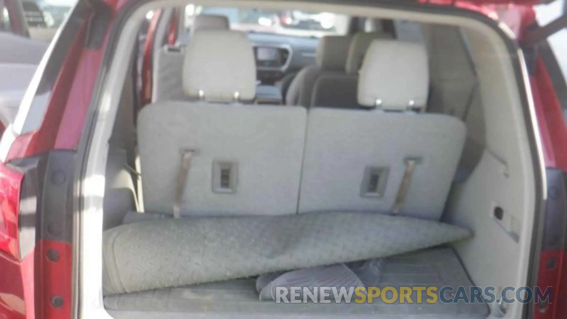 6 Photograph of a damaged car 1GKKNSLS1KZ260381 GMC ACADIA 2019