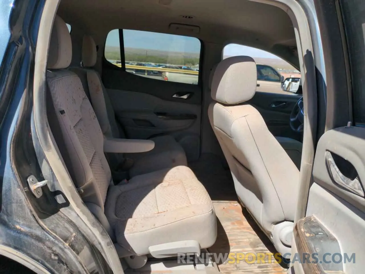 10 Photograph of a damaged car 1GKKNSLS3KZ166387 GMC ACADIA 2019