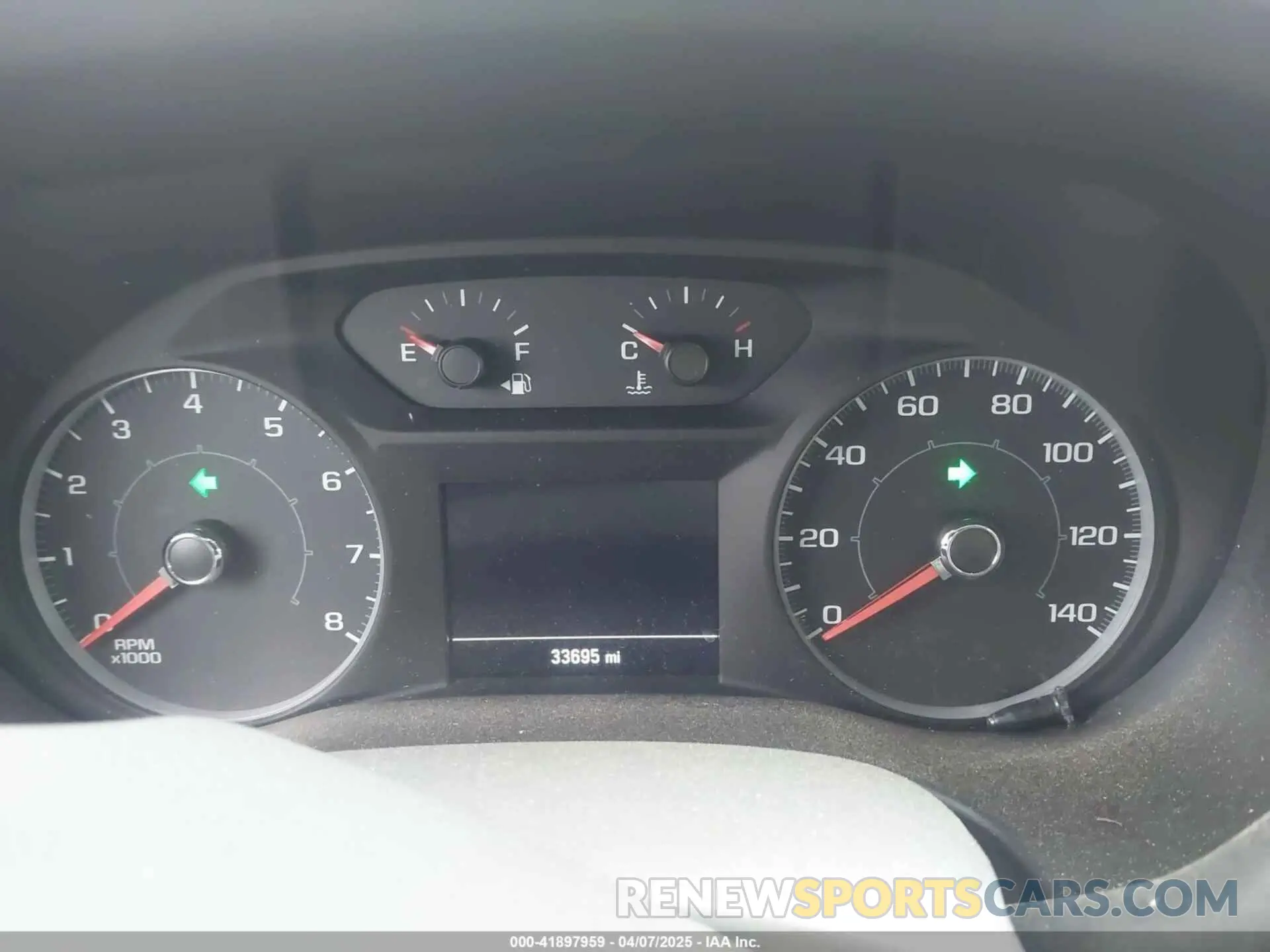 7 Photograph of a damaged car 1GKKNSLS4KZ230033 GMC ACADIA 2019