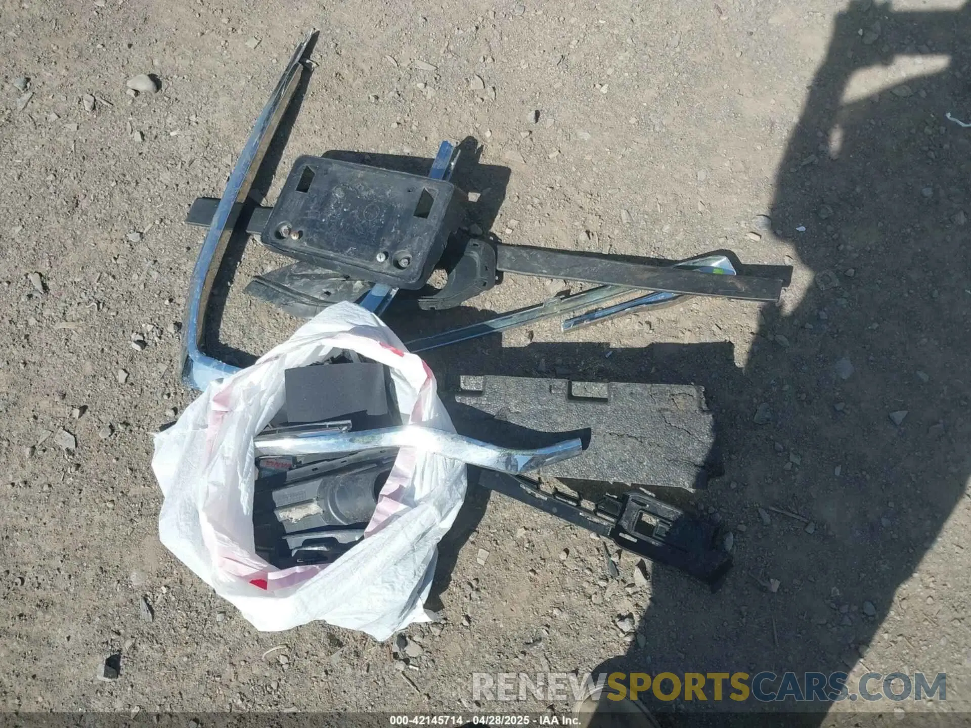 12 Photograph of a damaged car 1GKKNSLS4KZ237158 GMC ACADIA 2019