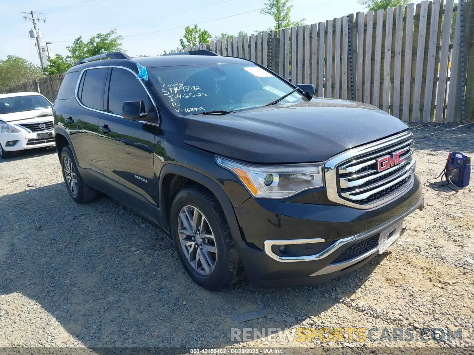 1 Photograph of a damaged car 1GKKNSLS5KZ168903 GMC ACADIA 2019