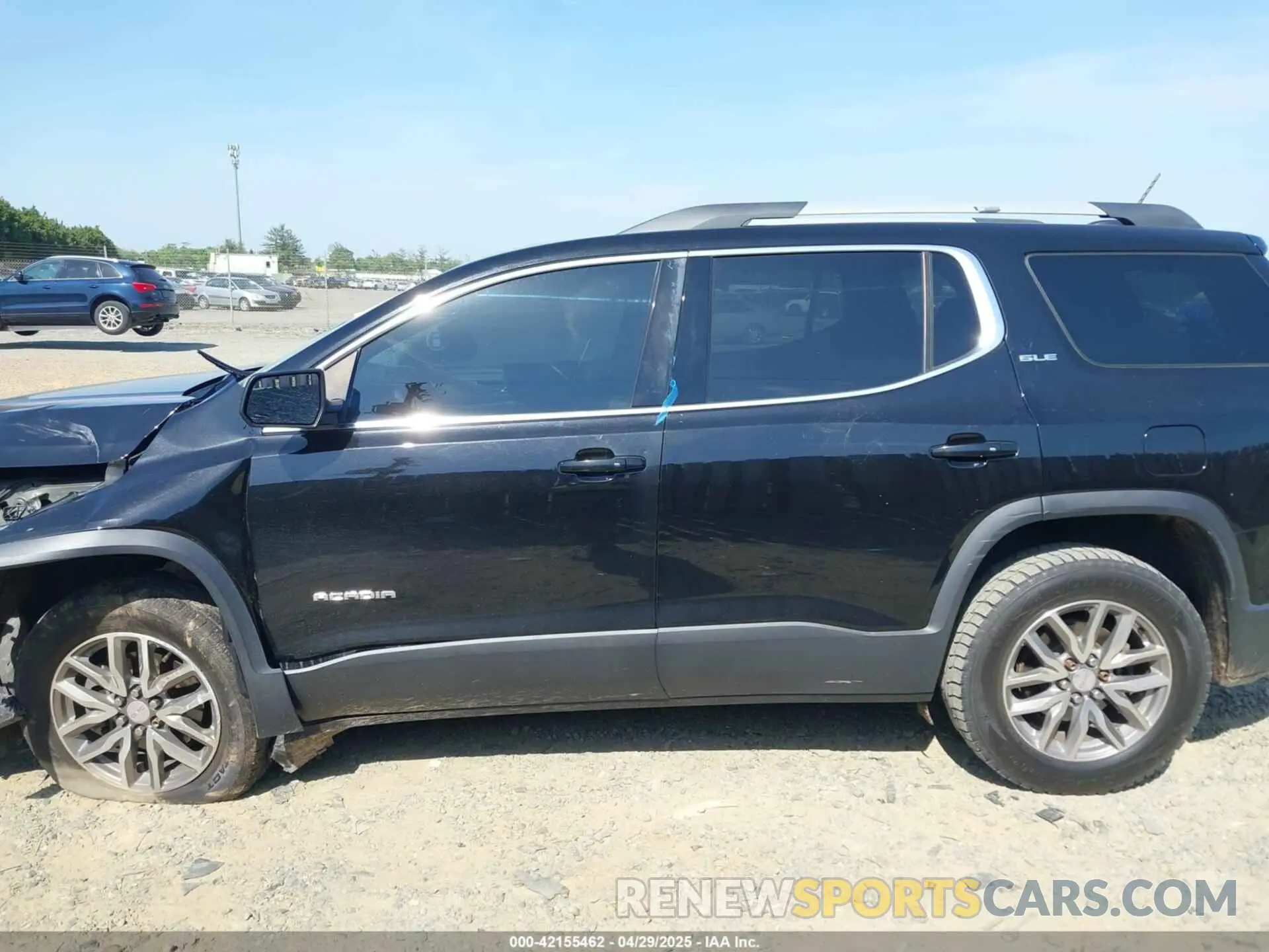 14 Photograph of a damaged car 1GKKNSLS5KZ168903 GMC ACADIA 2019