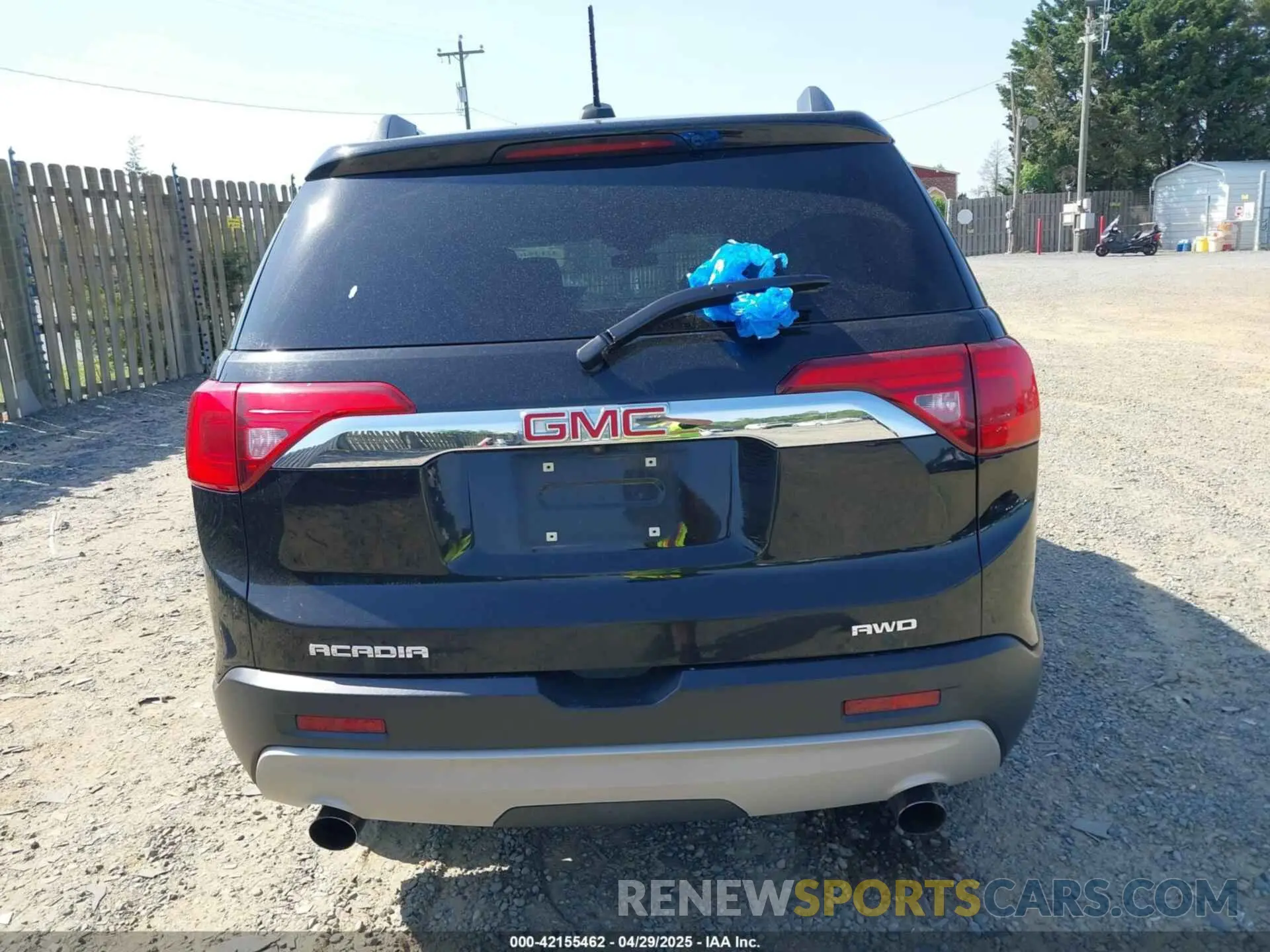 16 Photograph of a damaged car 1GKKNSLS5KZ168903 GMC ACADIA 2019