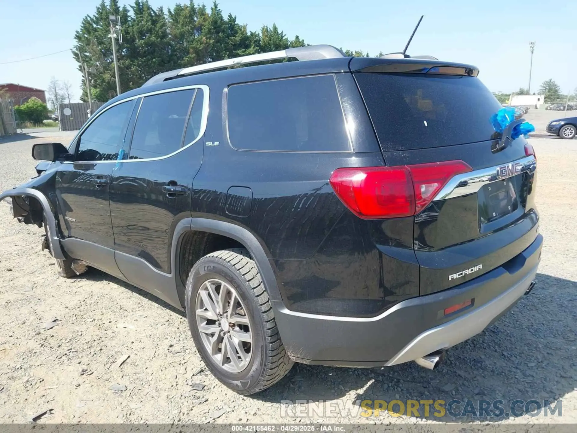 3 Photograph of a damaged car 1GKKNSLS5KZ168903 GMC ACADIA 2019