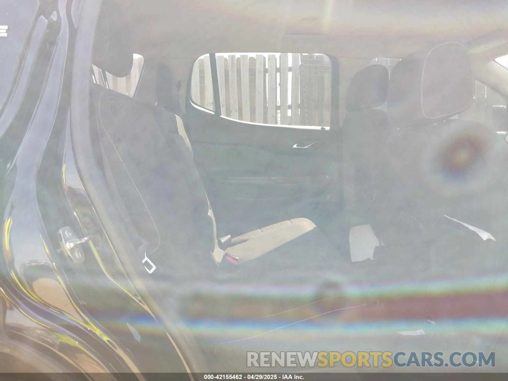 8 Photograph of a damaged car 1GKKNSLS5KZ168903 GMC ACADIA 2019