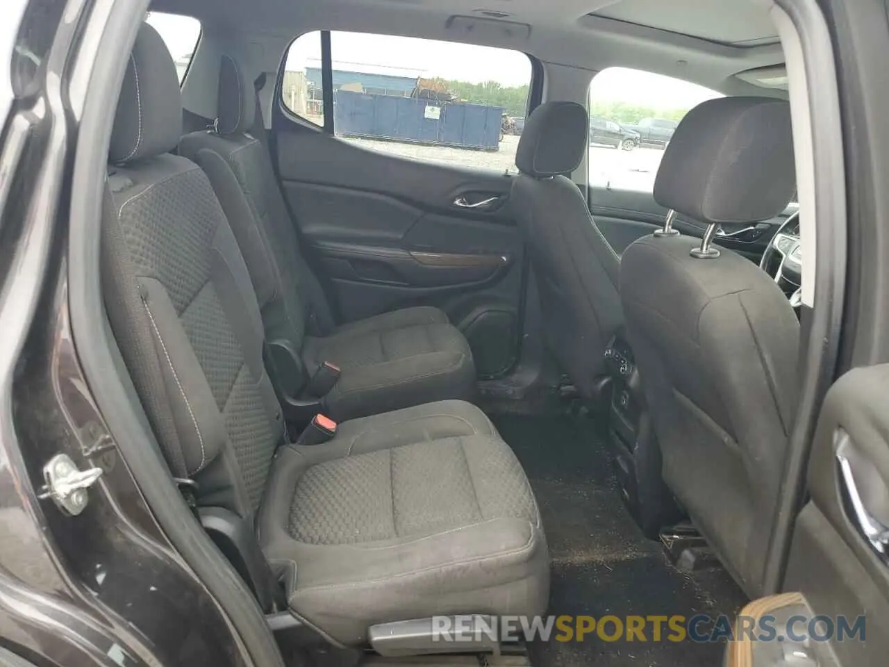 11 Photograph of a damaged car 1GKKNSLS6KZ131715 GMC ACADIA 2019