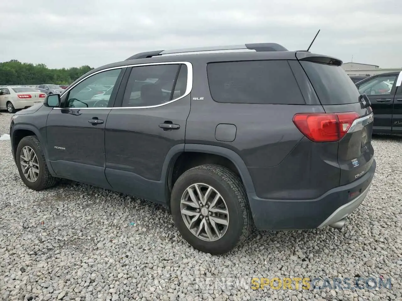 2 Photograph of a damaged car 1GKKNSLS6KZ131715 GMC ACADIA 2019