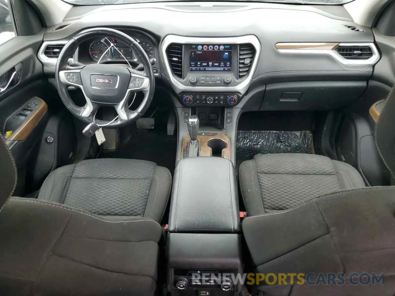 8 Photograph of a damaged car 1GKKNSLS6KZ131715 GMC ACADIA 2019