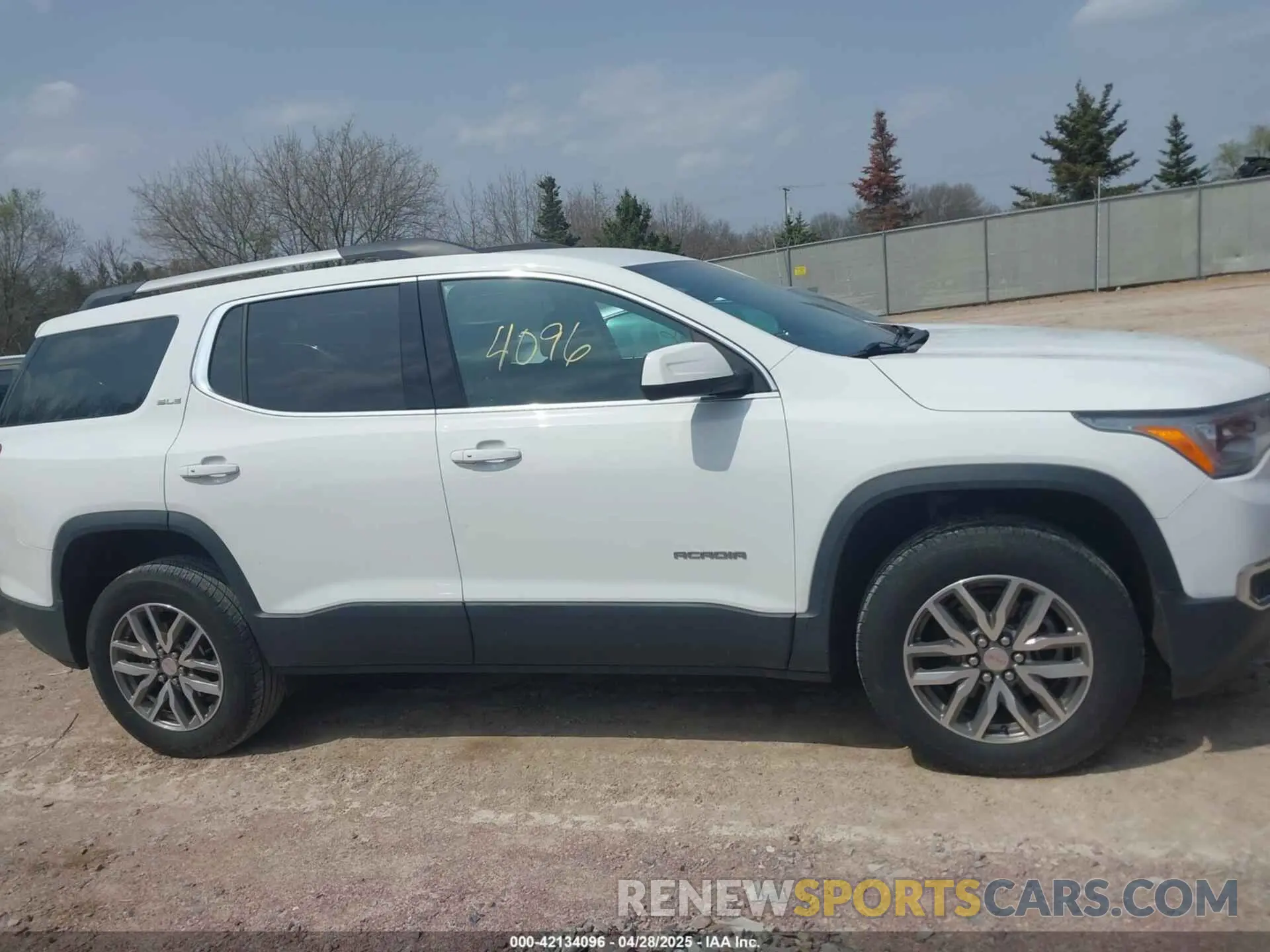 13 Photograph of a damaged car 1GKKNSLS6KZ287558 GMC ACADIA 2019