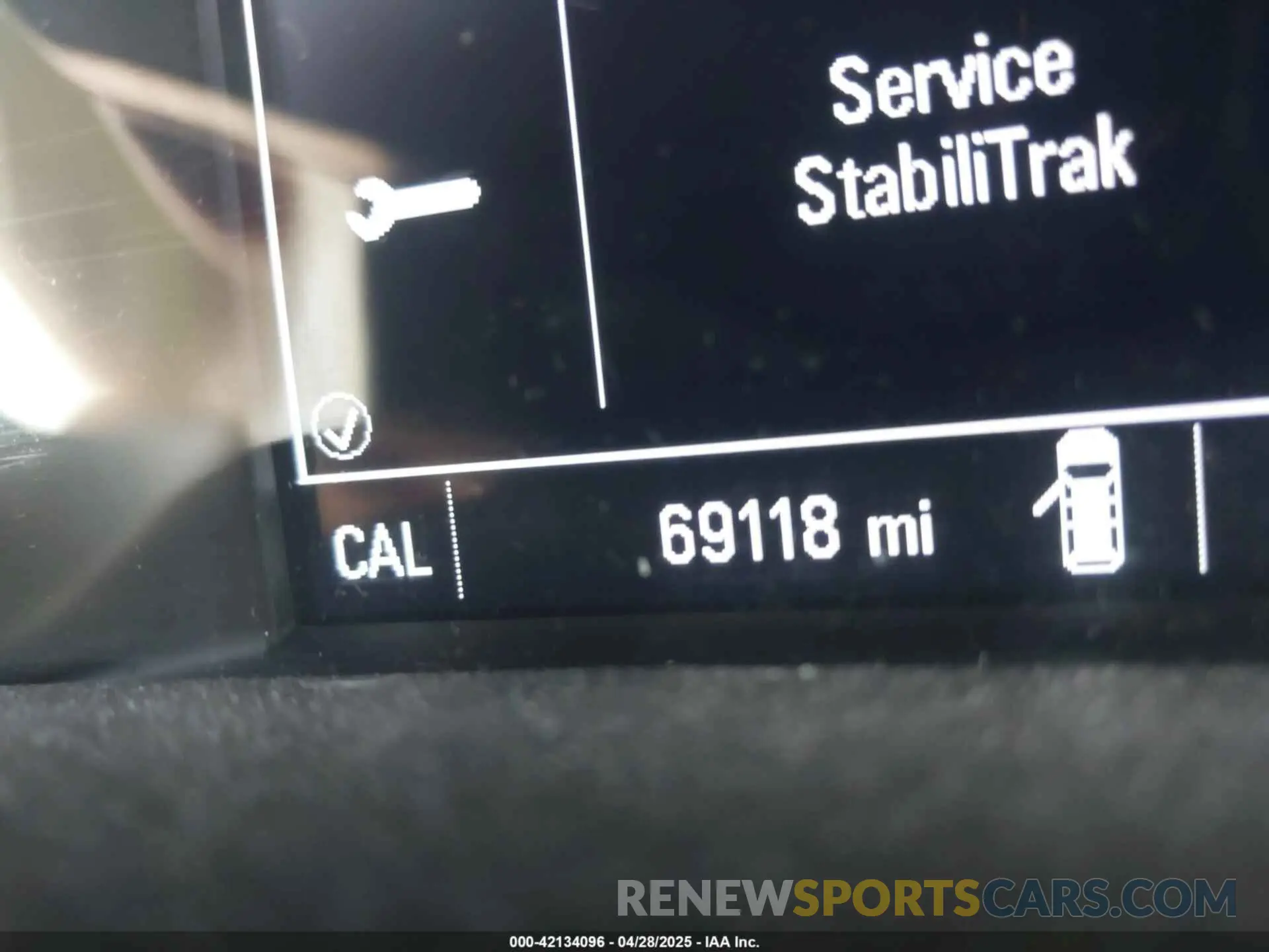 15 Photograph of a damaged car 1GKKNSLS6KZ287558 GMC ACADIA 2019