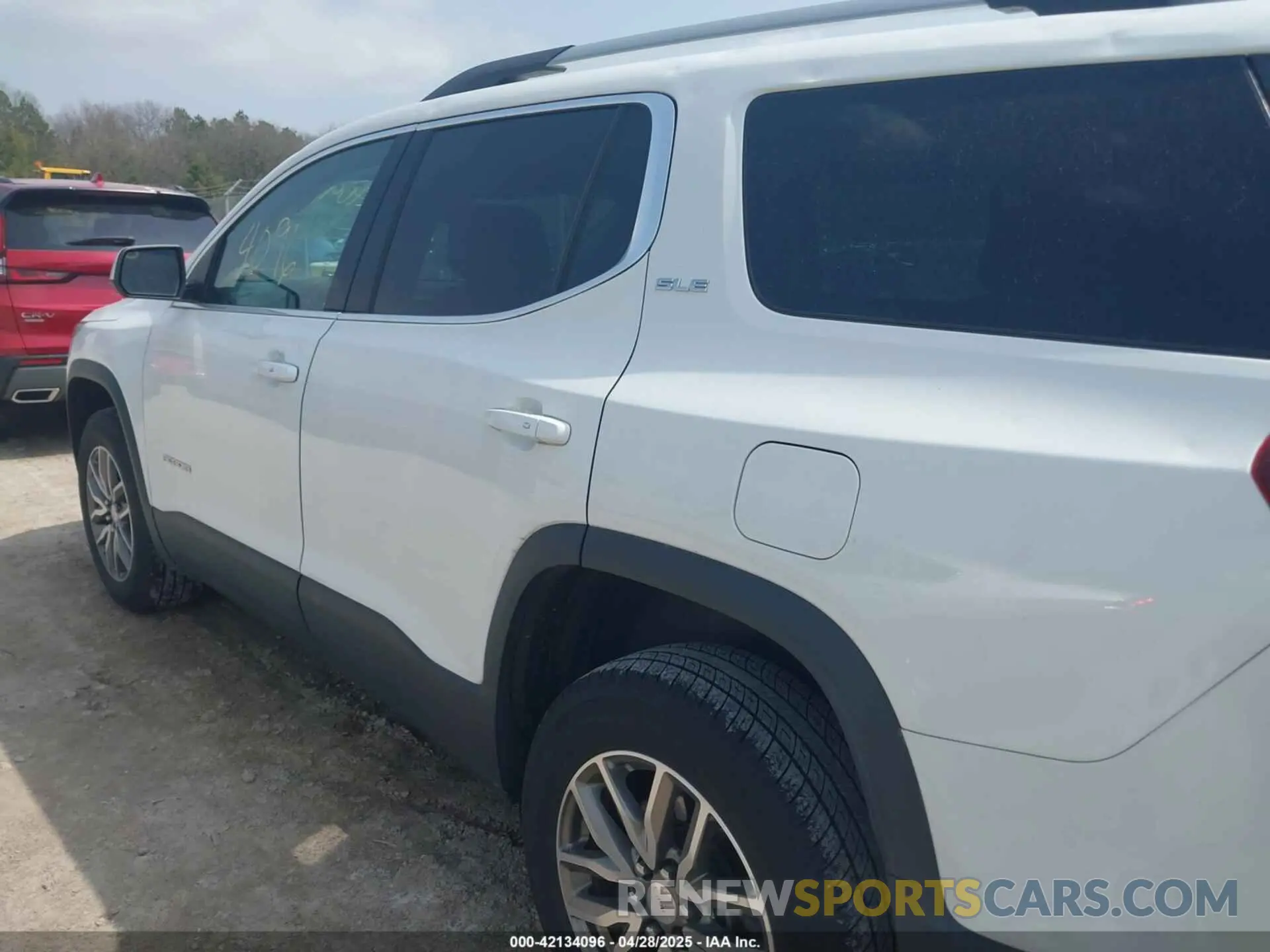 19 Photograph of a damaged car 1GKKNSLS6KZ287558 GMC ACADIA 2019