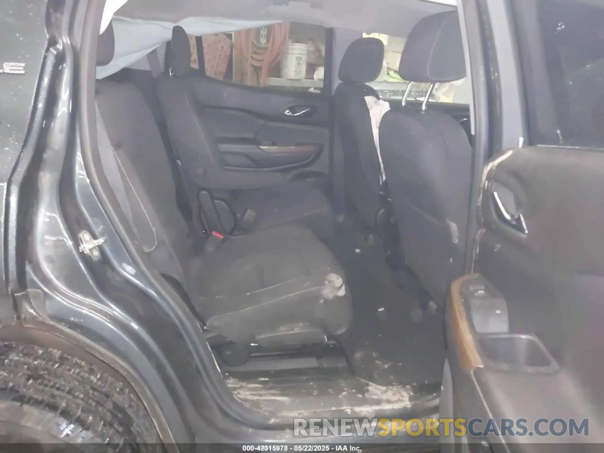 8 Photograph of a damaged car 1GKKNSLS7KZ237980 GMC ACADIA 2019