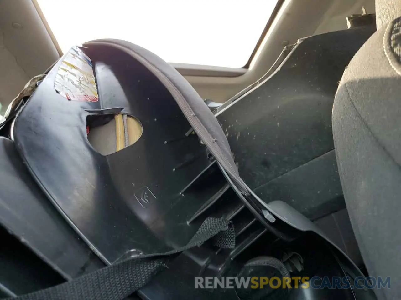10 Photograph of a damaged car 1GKKNSLS9KZ147570 GMC ACADIA 2019