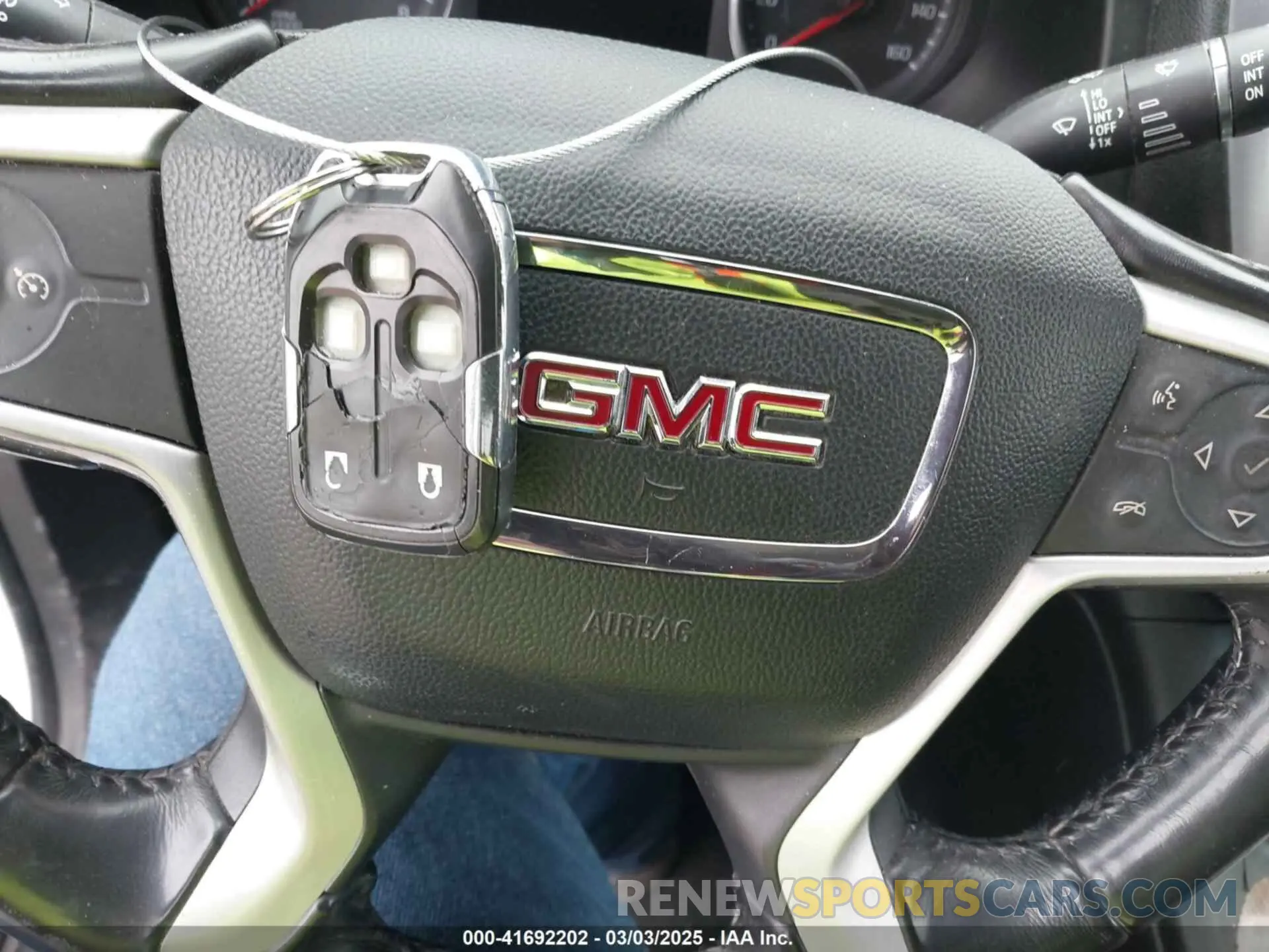 11 Photograph of a damaged car 1GKKNSLS9KZ174512 GMC ACADIA 2019