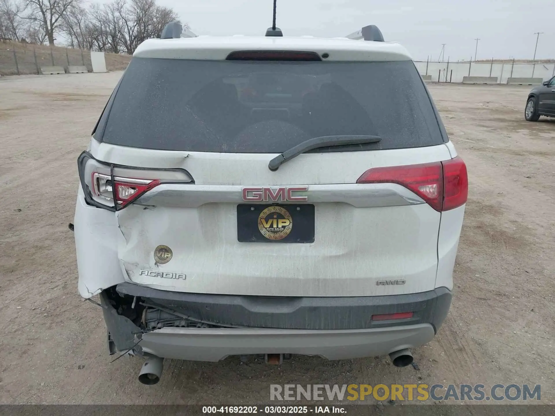 16 Photograph of a damaged car 1GKKNSLS9KZ174512 GMC ACADIA 2019