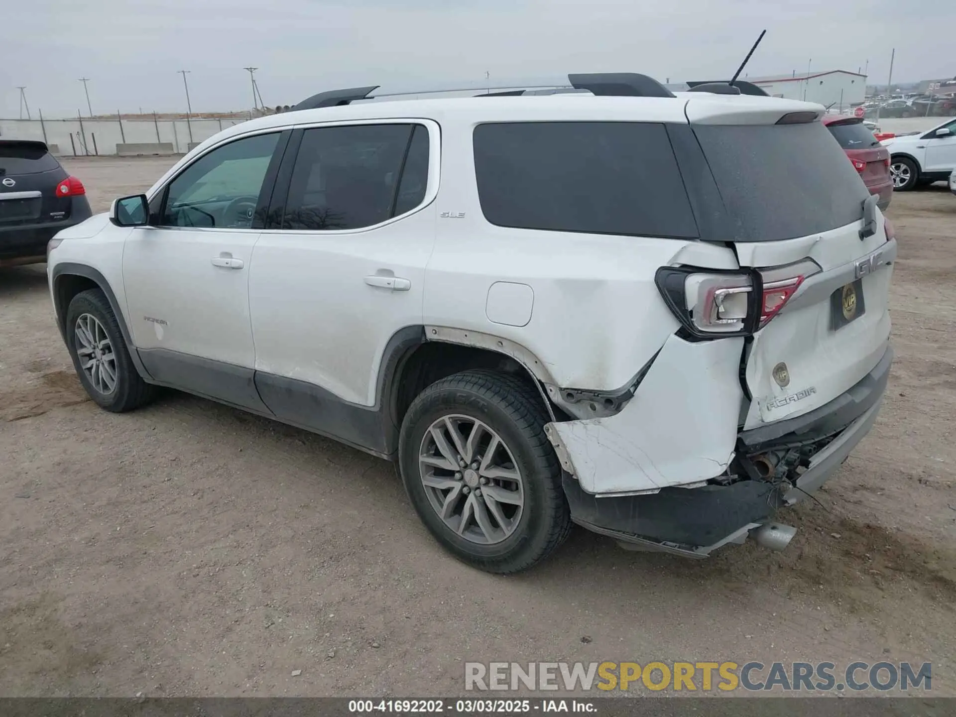 3 Photograph of a damaged car 1GKKNSLS9KZ174512 GMC ACADIA 2019