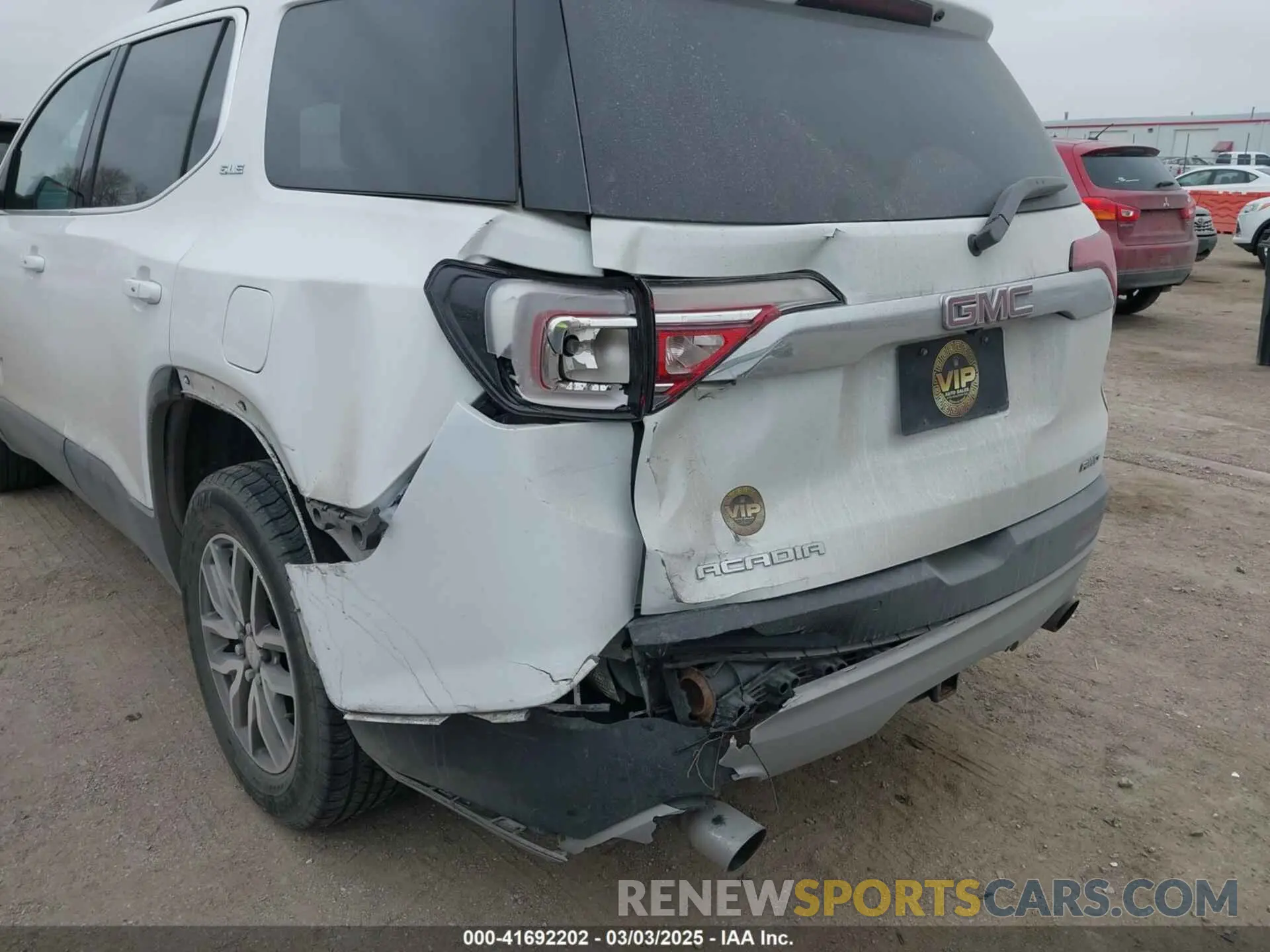 6 Photograph of a damaged car 1GKKNSLS9KZ174512 GMC ACADIA 2019