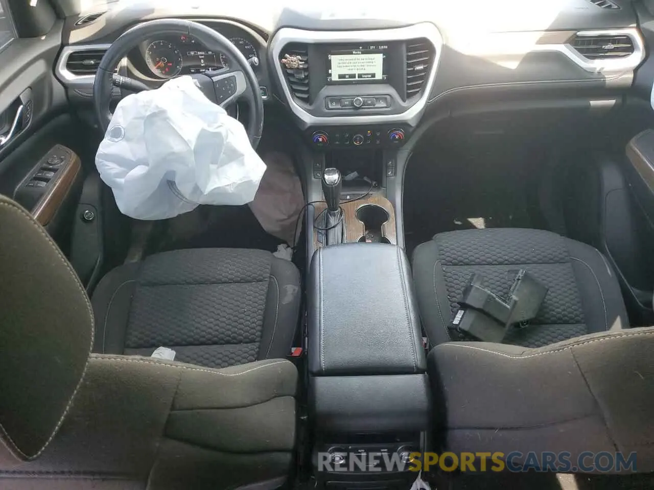 8 Photograph of a damaged car 1GKKNSLS9KZ240024 GMC ACADIA 2019