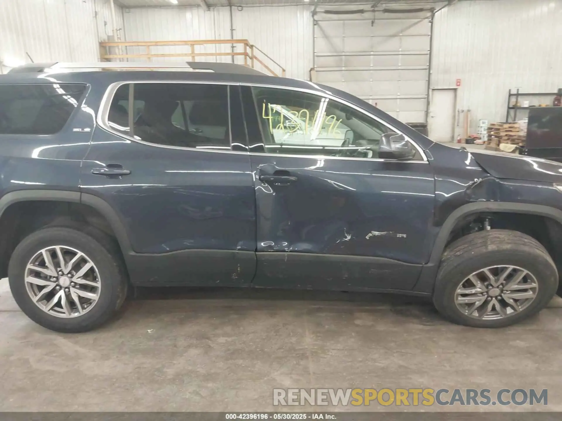 14 Photograph of a damaged car 1GKKNSLSXKZ141454 GMC ACADIA 2019