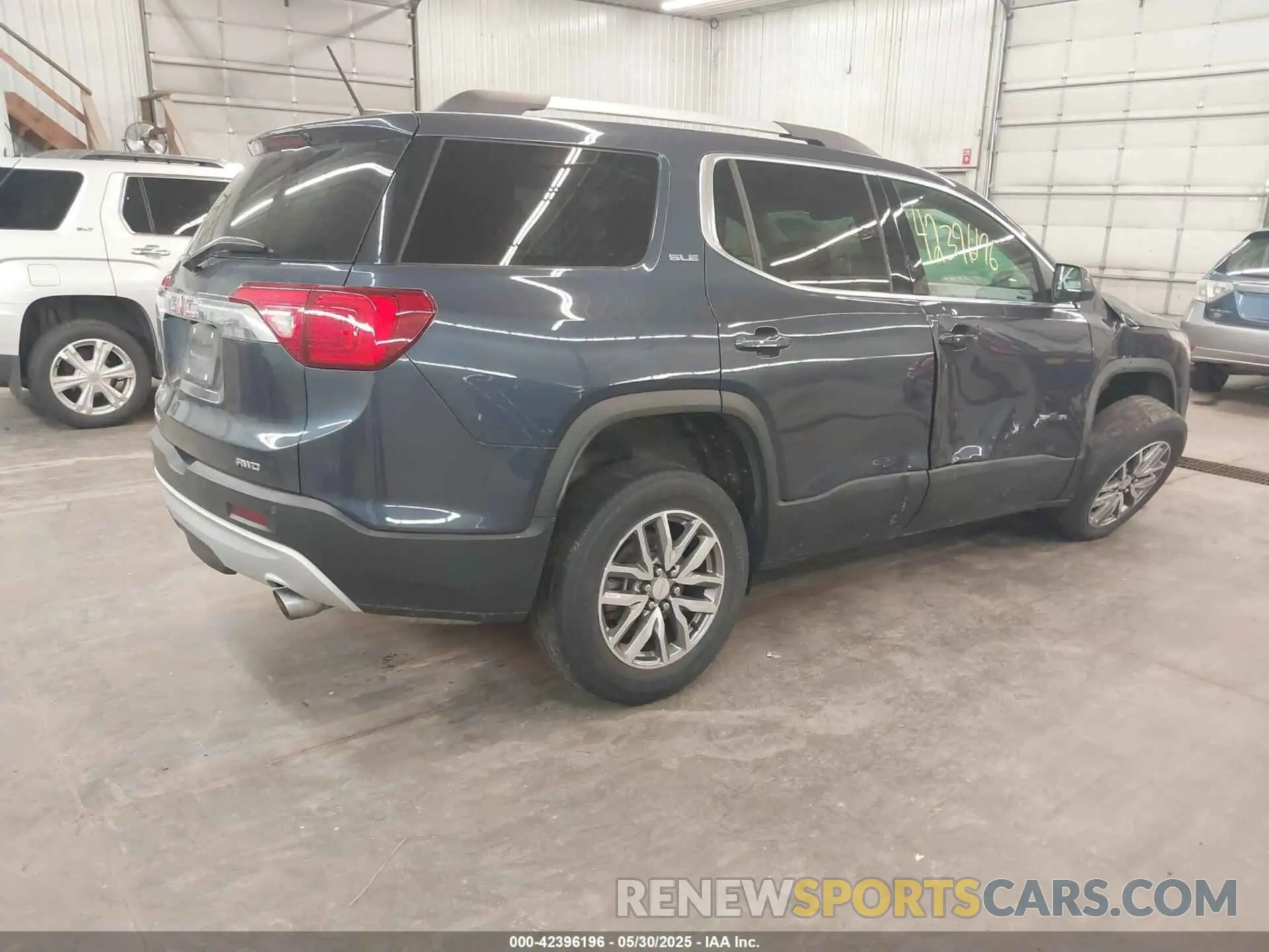 4 Photograph of a damaged car 1GKKNSLSXKZ141454 GMC ACADIA 2019