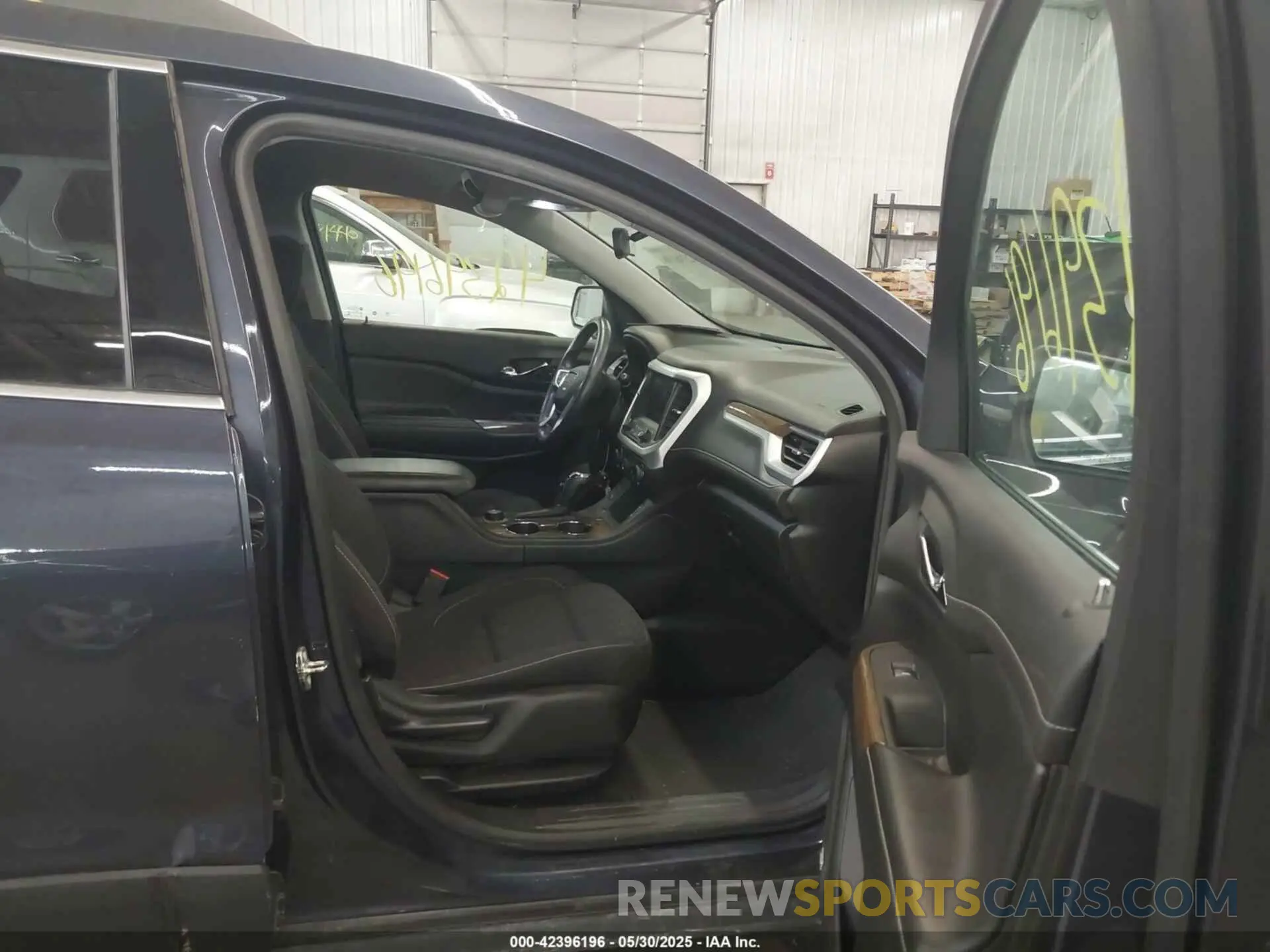 5 Photograph of a damaged car 1GKKNSLSXKZ141454 GMC ACADIA 2019
