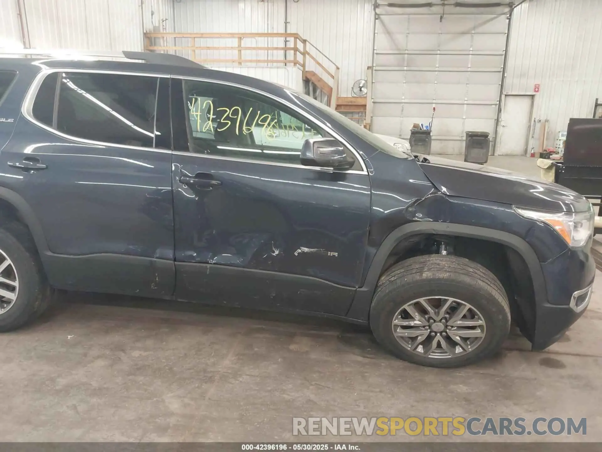 6 Photograph of a damaged car 1GKKNSLSXKZ141454 GMC ACADIA 2019