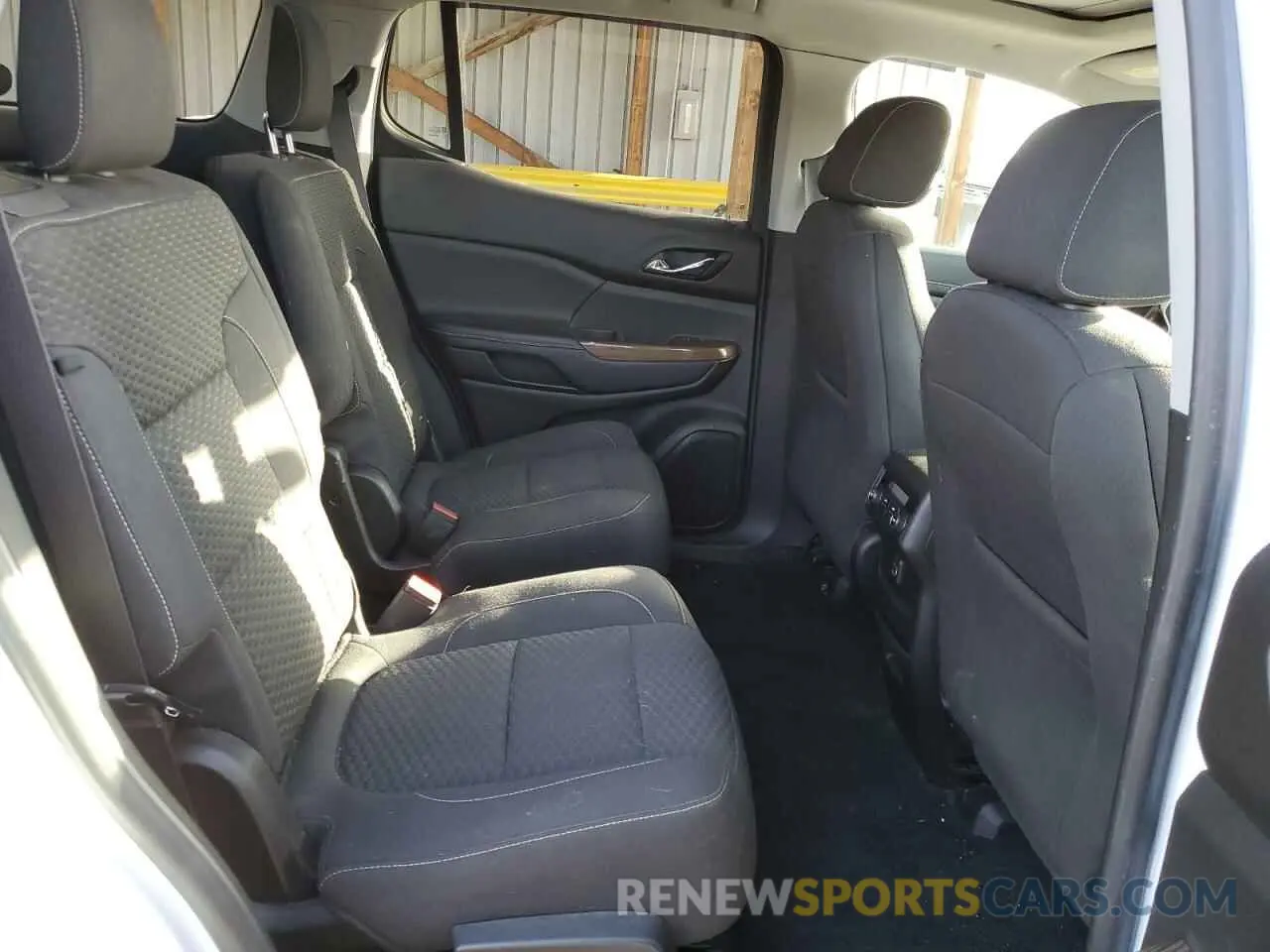 11 Photograph of a damaged car 1GKKNSLSXKZ246589 GMC ACADIA 2019