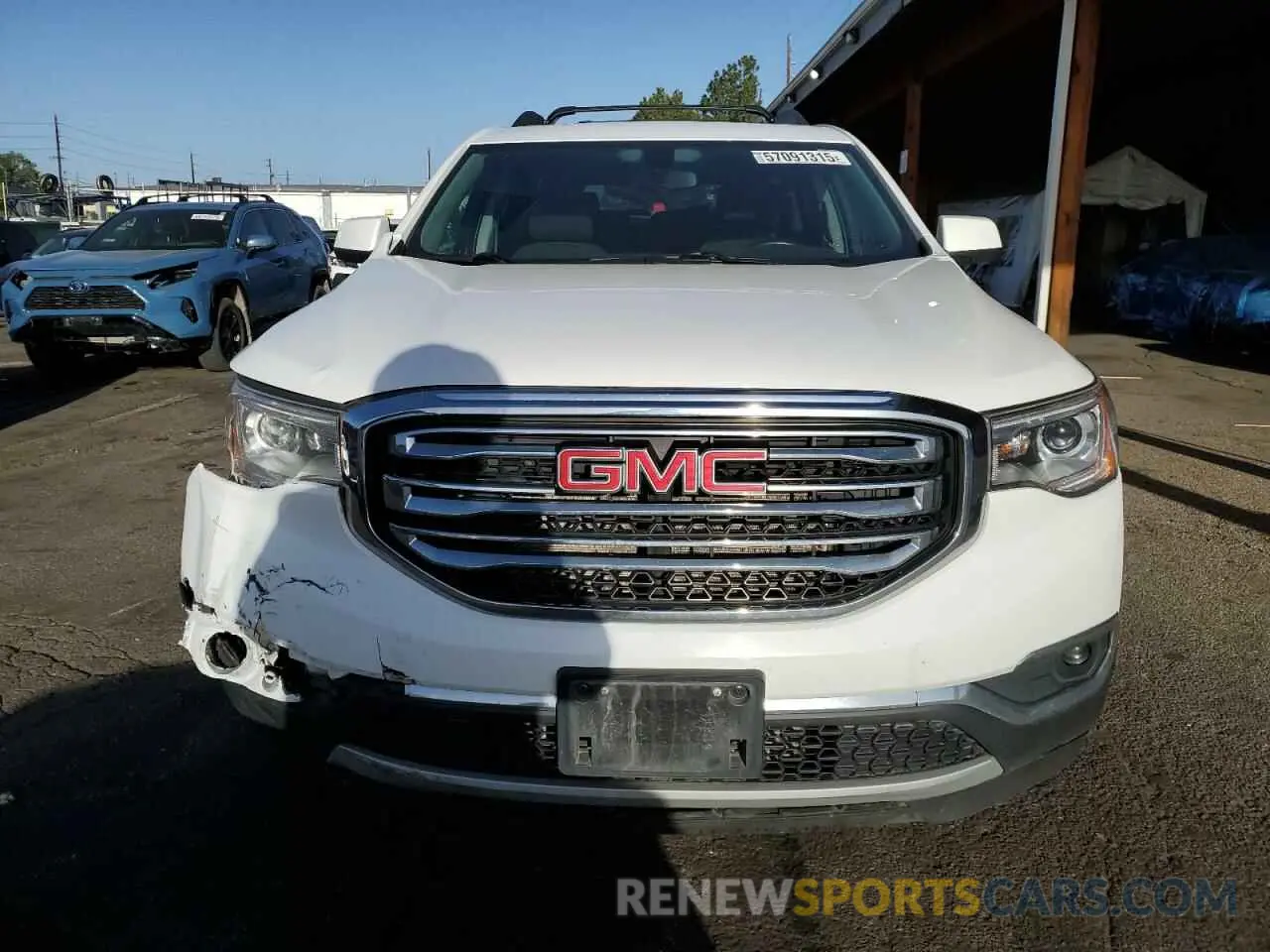 5 Photograph of a damaged car 1GKKNSLSXKZ246589 GMC ACADIA 2019