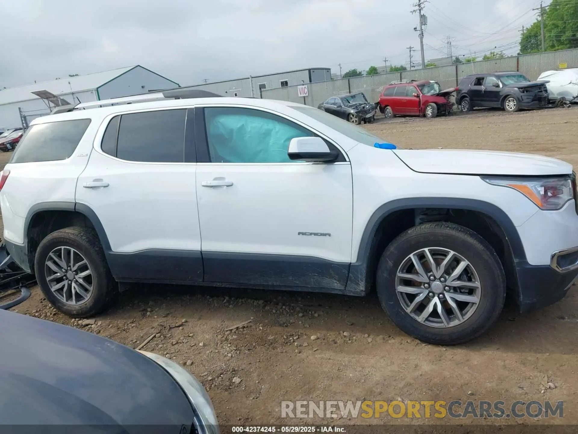 14 Photograph of a damaged car 1GKKNSLSXKZ277552 GMC ACADIA 2019