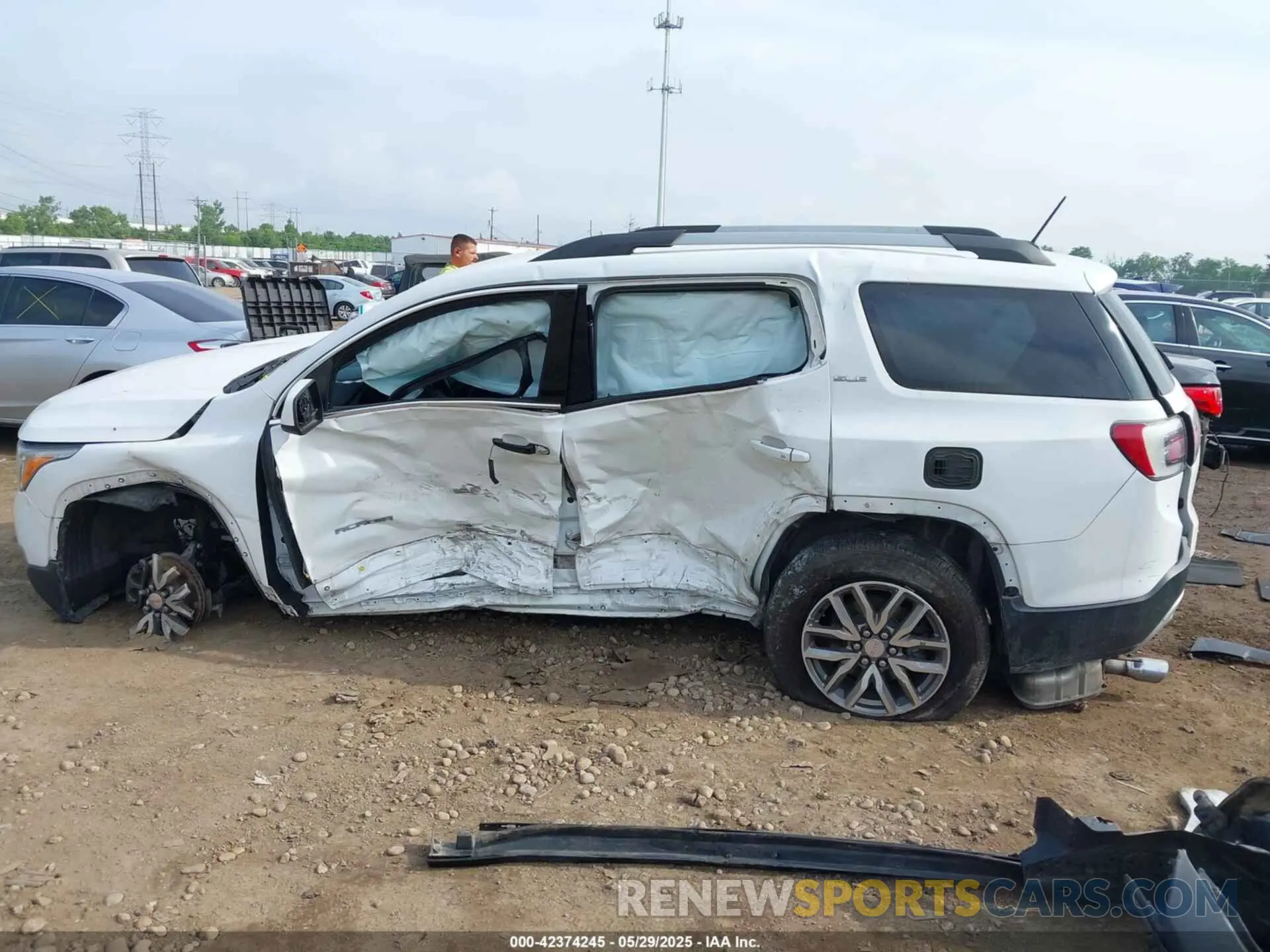 15 Photograph of a damaged car 1GKKNSLSXKZ277552 GMC ACADIA 2019