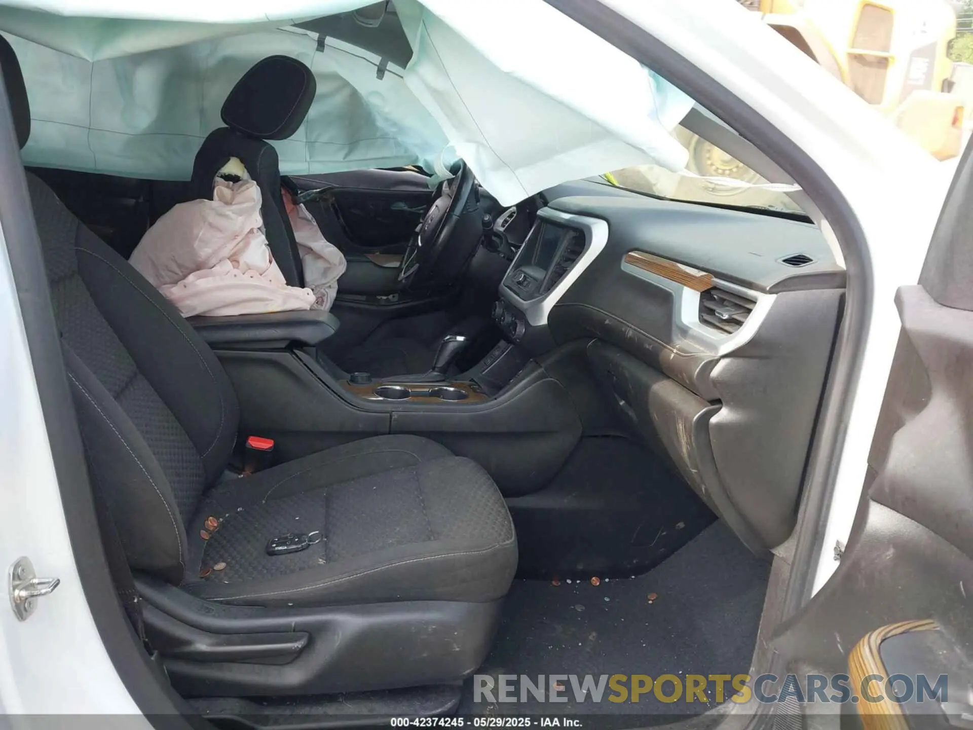 5 Photograph of a damaged car 1GKKNSLSXKZ277552 GMC ACADIA 2019