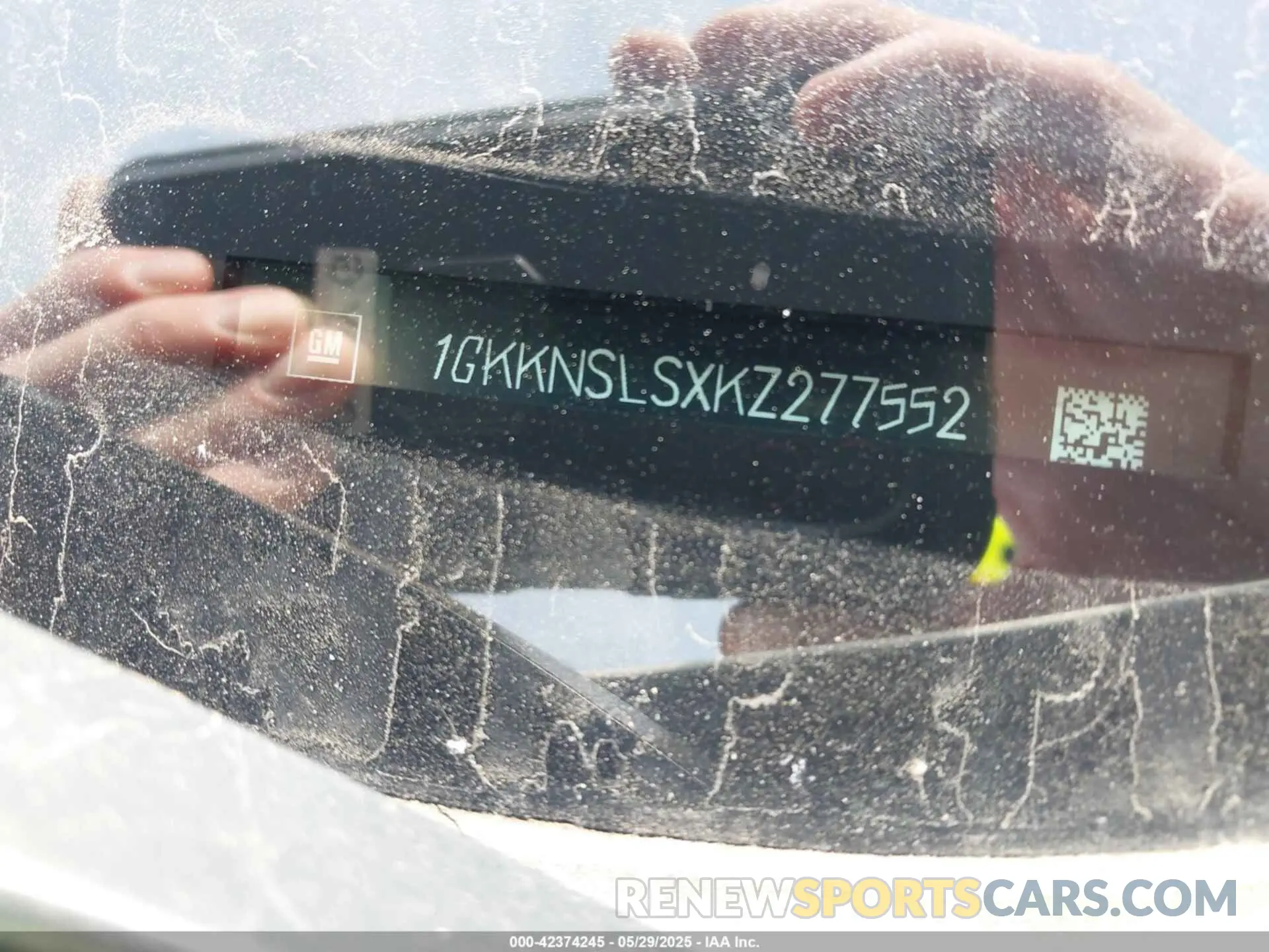 9 Photograph of a damaged car 1GKKNSLSXKZ277552 GMC ACADIA 2019