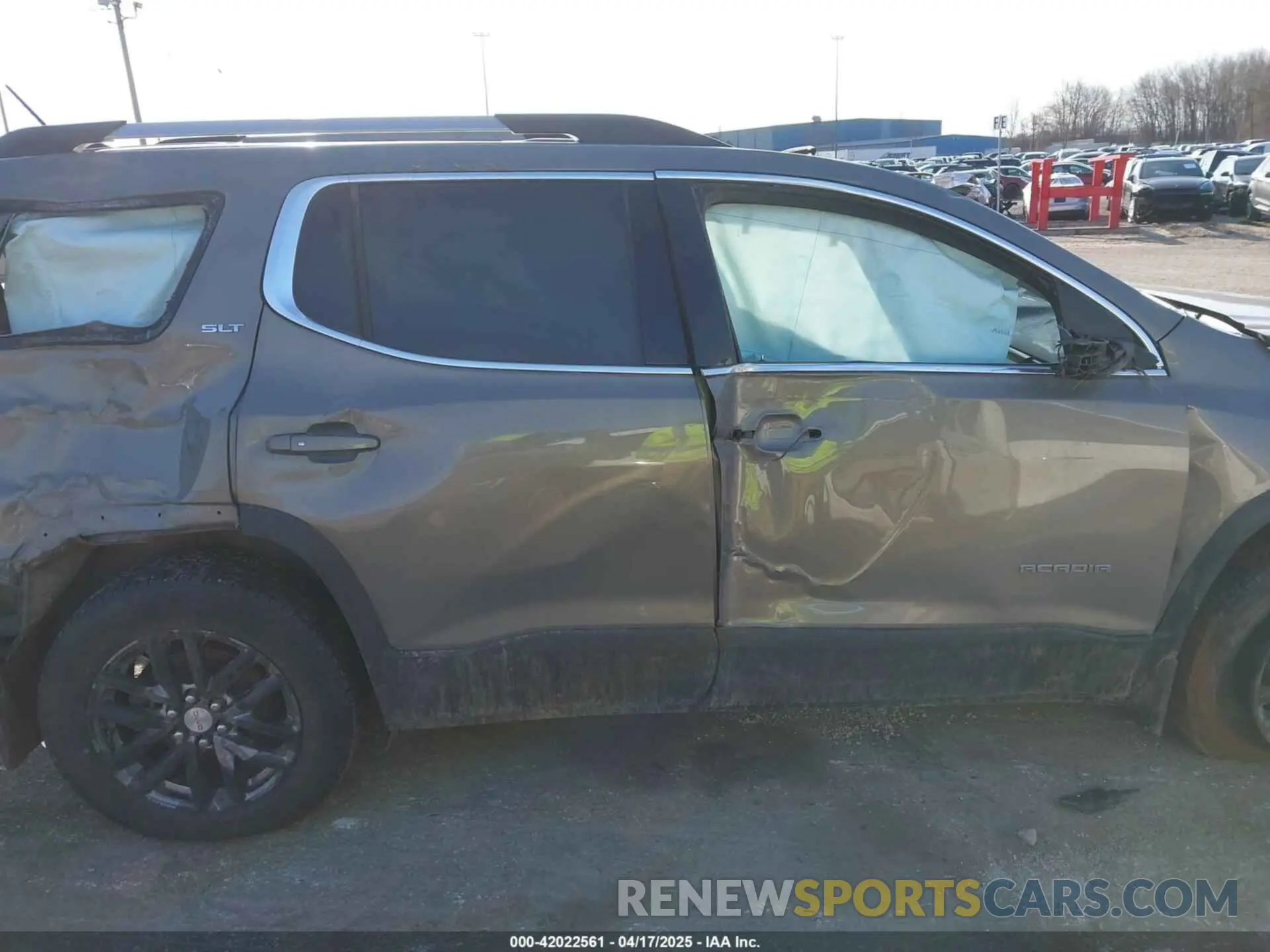 13 Photograph of a damaged car 1GKKNULS0KZ111391 GMC ACADIA 2019