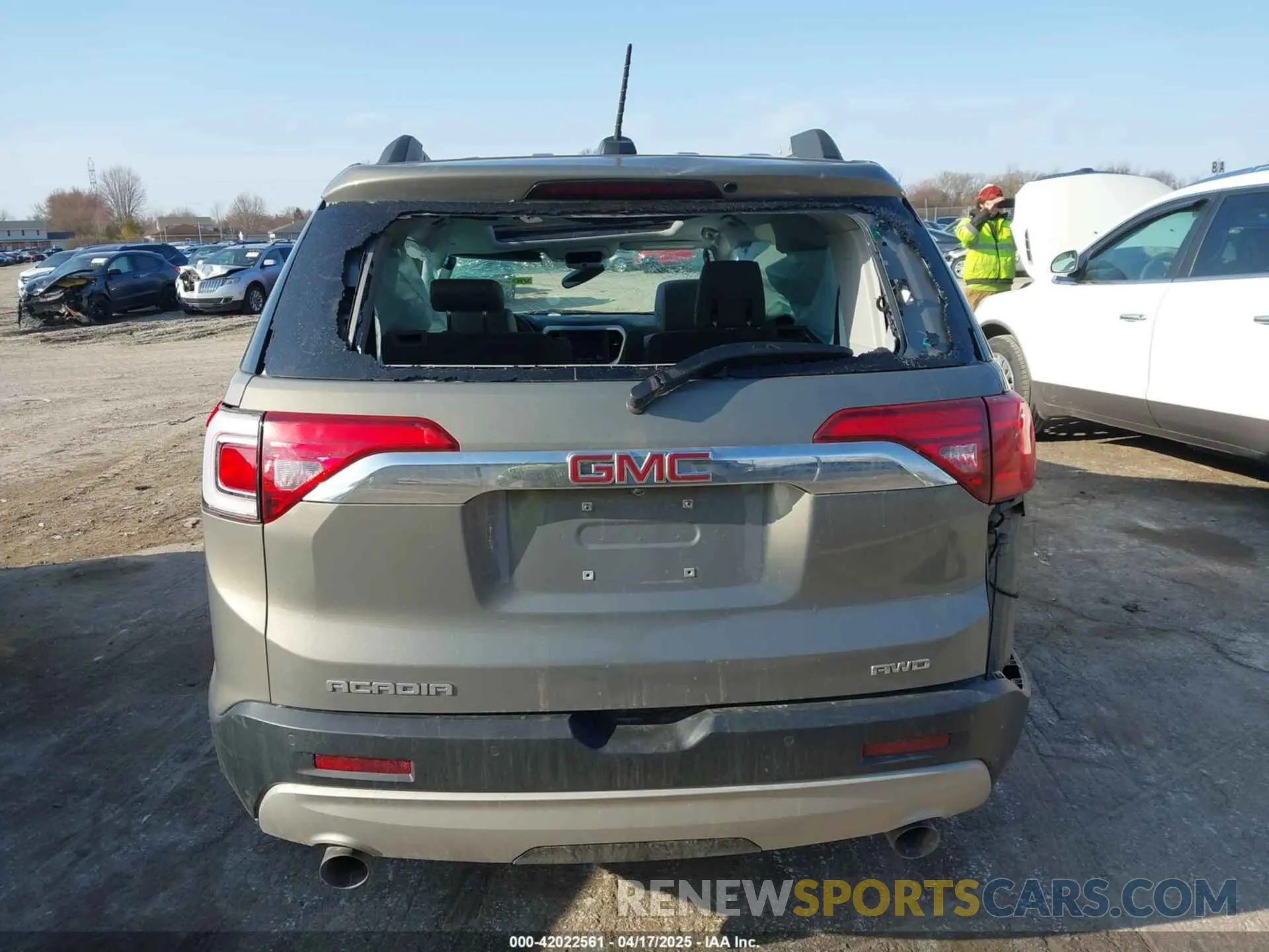 16 Photograph of a damaged car 1GKKNULS0KZ111391 GMC ACADIA 2019