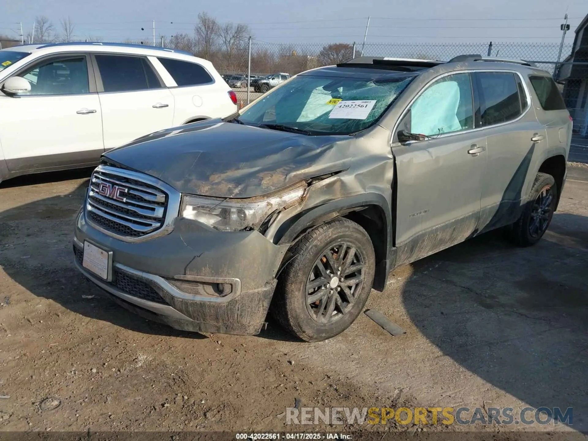 2 Photograph of a damaged car 1GKKNULS0KZ111391 GMC ACADIA 2019