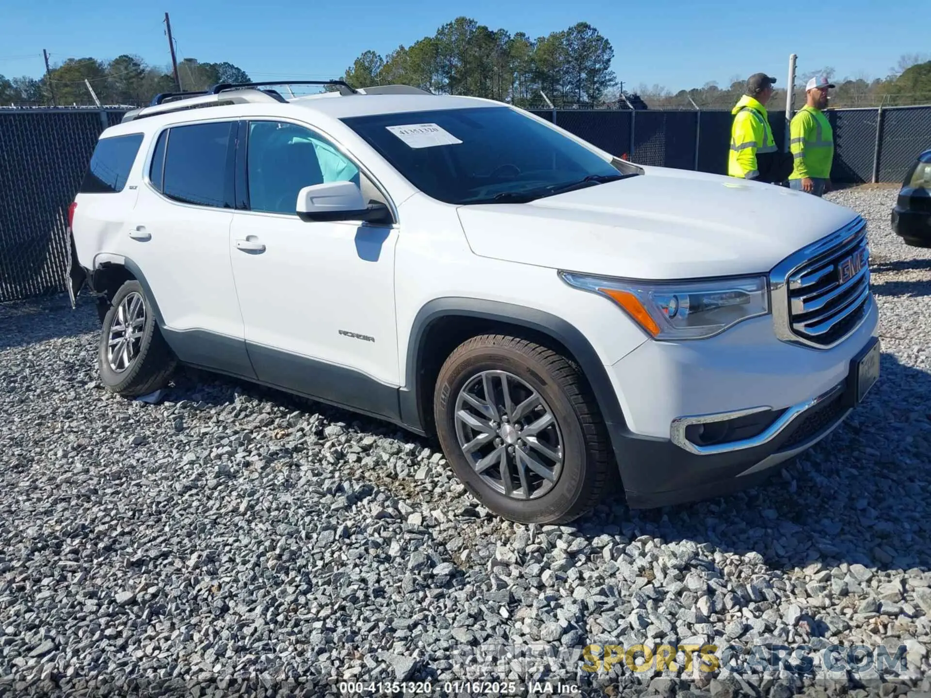 1 Photograph of a damaged car 1GKKNULS1KZ219678 GMC ACADIA 2019