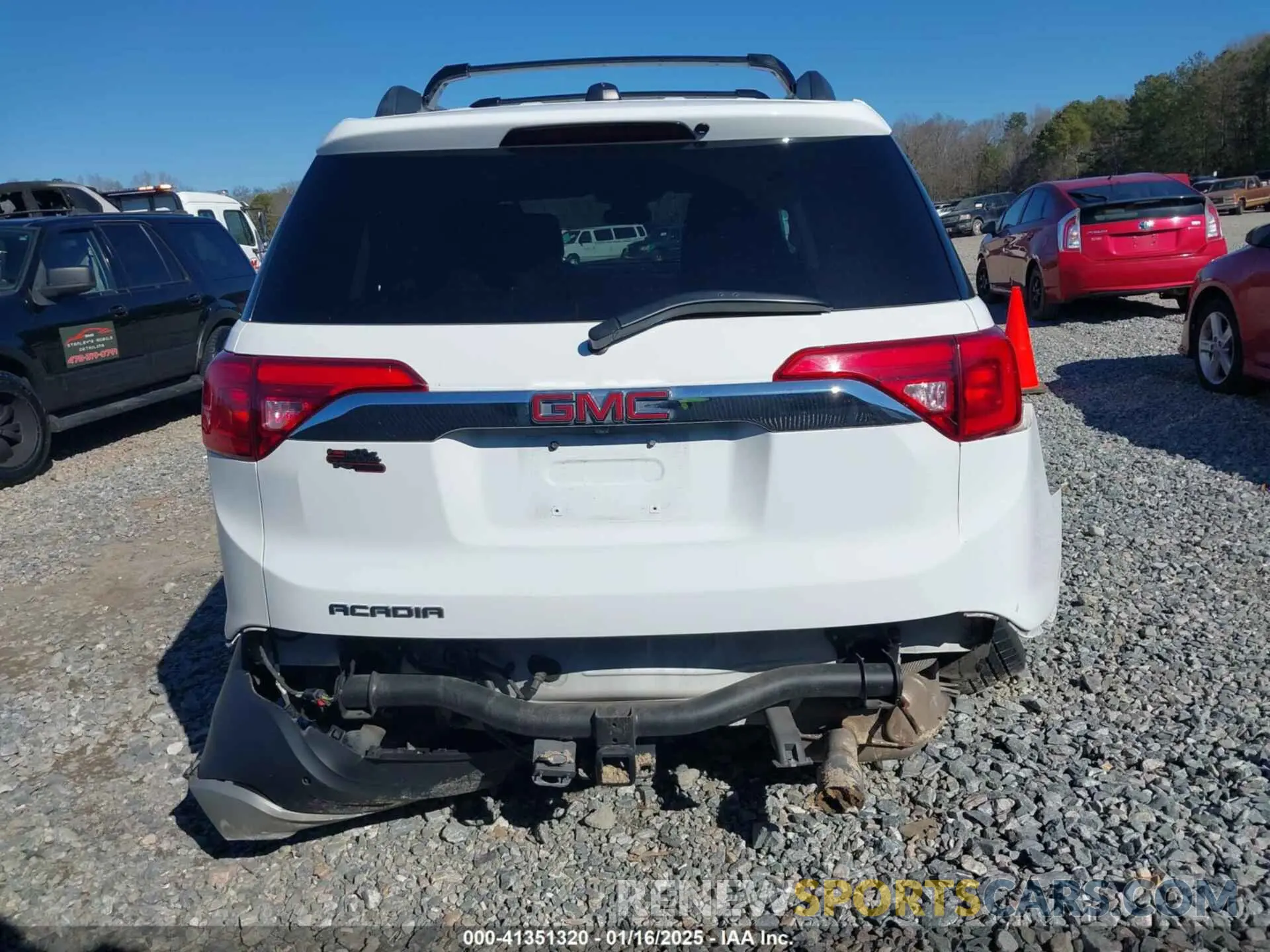 15 Photograph of a damaged car 1GKKNULS1KZ219678 GMC ACADIA 2019