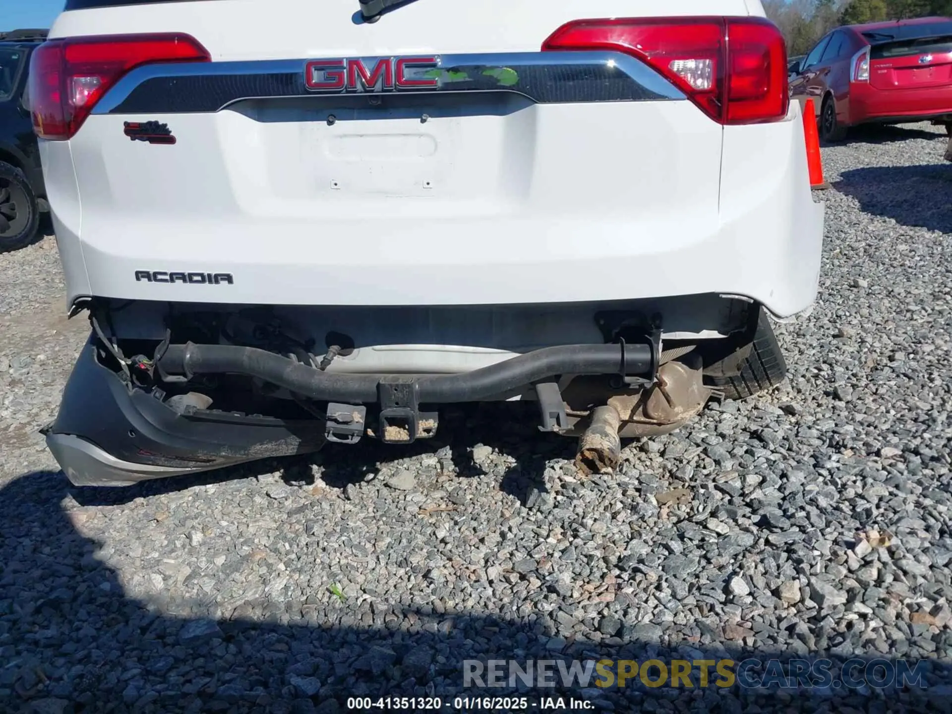 16 Photograph of a damaged car 1GKKNULS1KZ219678 GMC ACADIA 2019