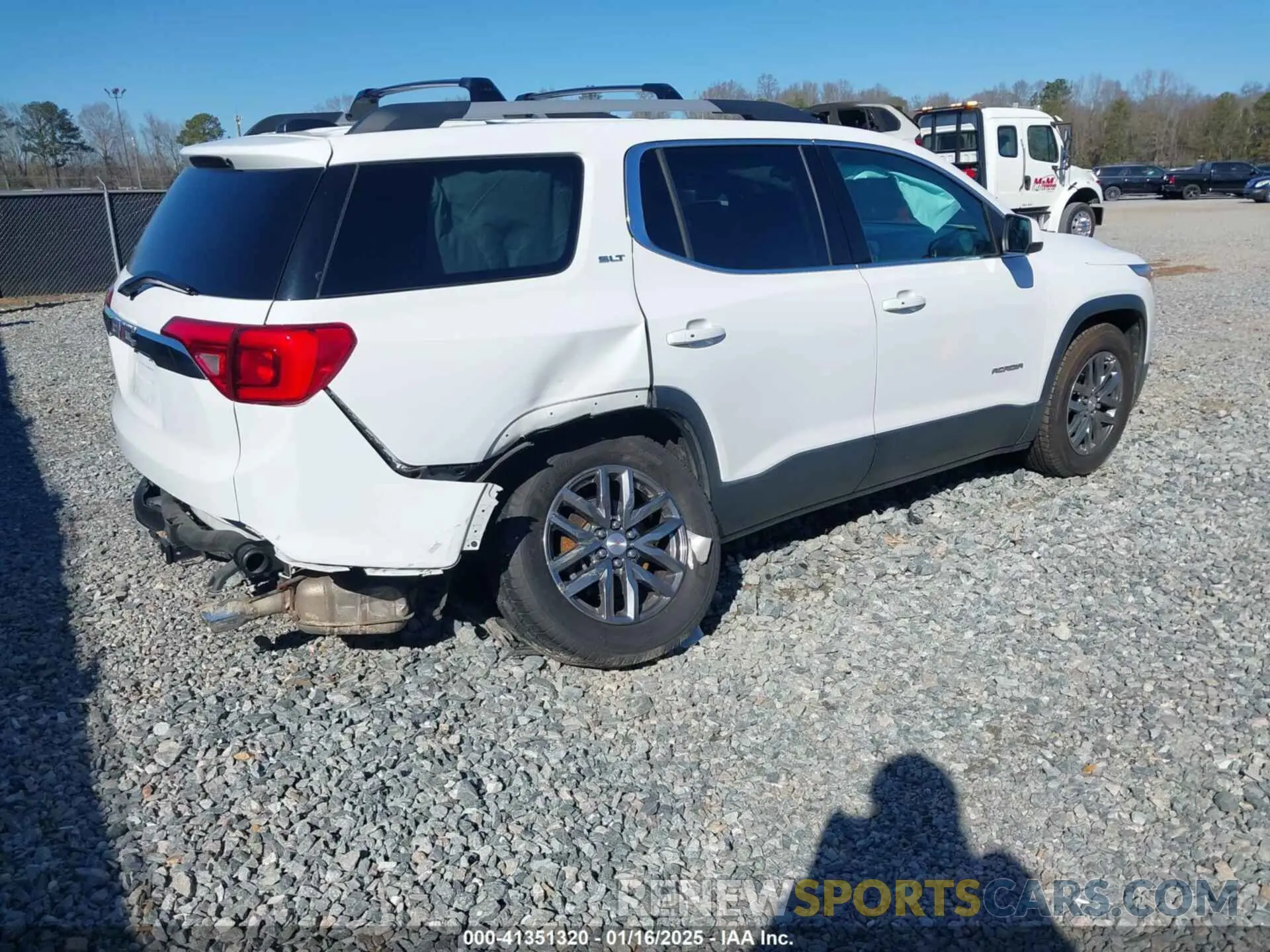 4 Photograph of a damaged car 1GKKNULS1KZ219678 GMC ACADIA 2019
