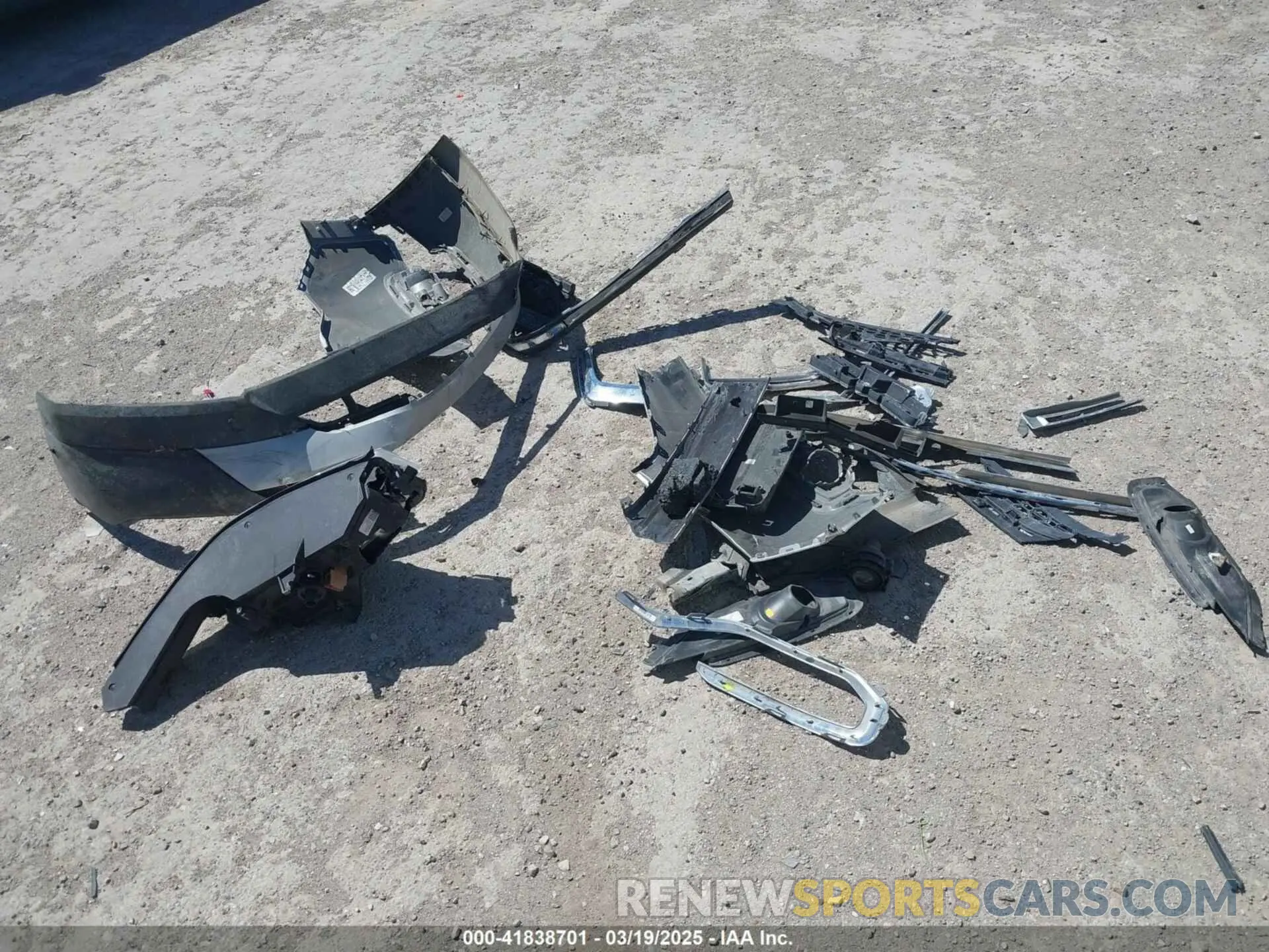 12 Photograph of a damaged car 1GKKNULS1KZ268265 GMC ACADIA 2019