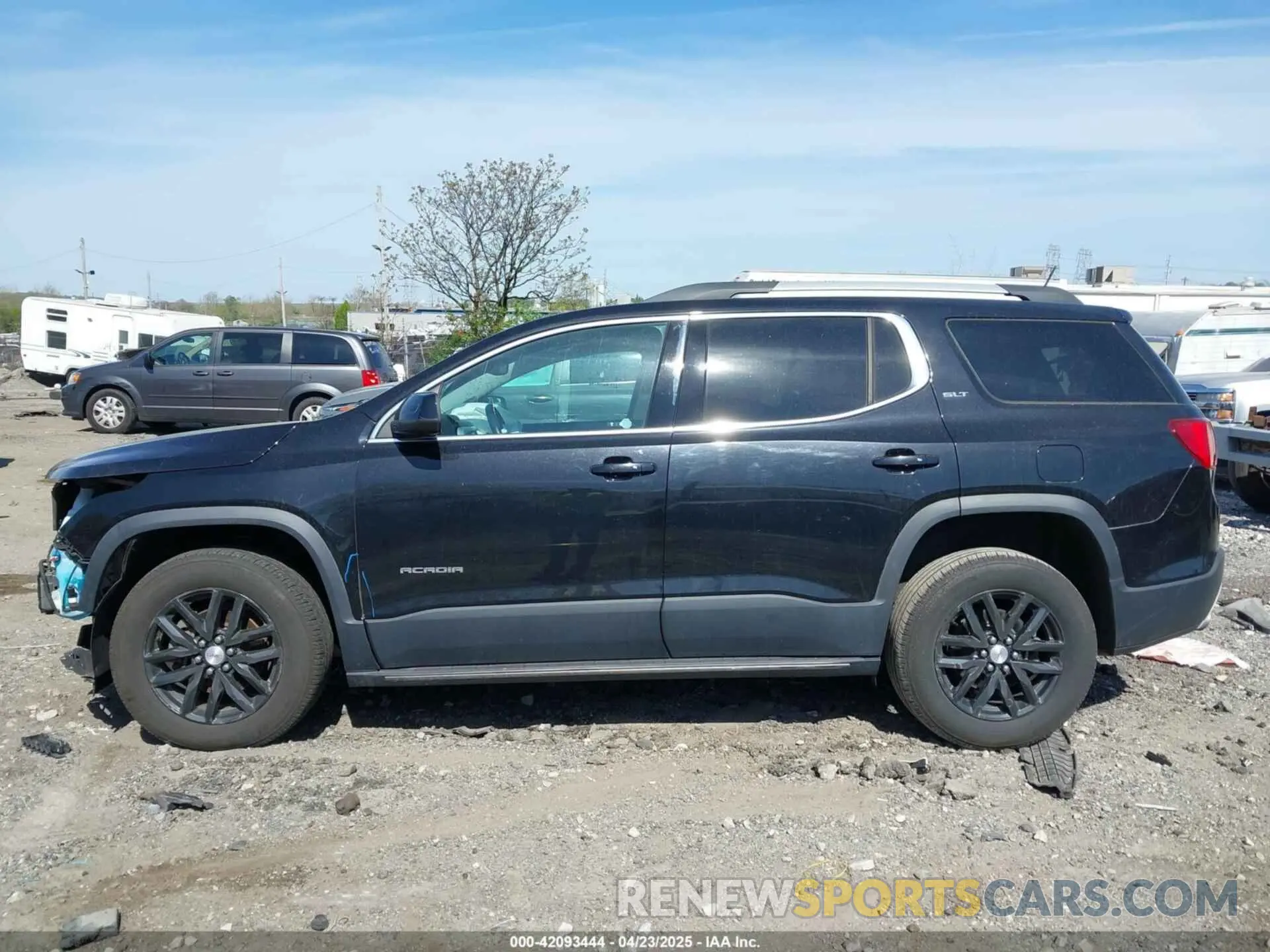 13 Photograph of a damaged car 1GKKNULS2KZ114485 GMC ACADIA 2019