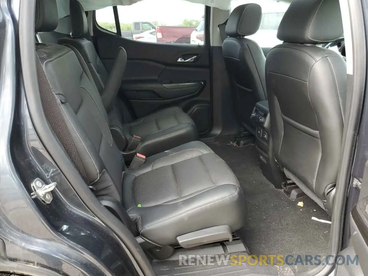 11 Photograph of a damaged car 1GKKNULS2KZ133716 GMC ACADIA 2019