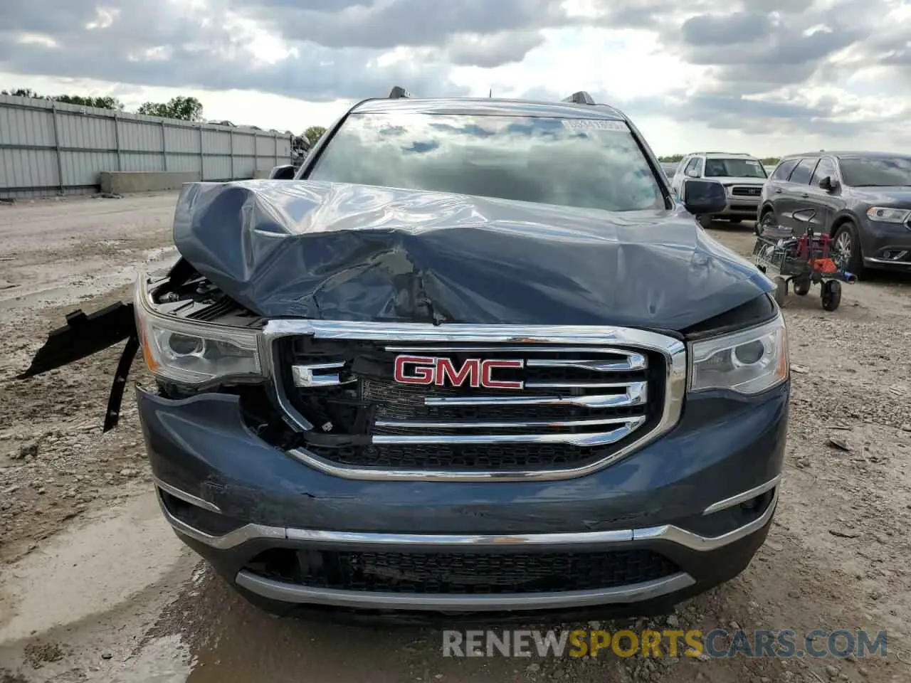 5 Photograph of a damaged car 1GKKNULS2KZ133716 GMC ACADIA 2019